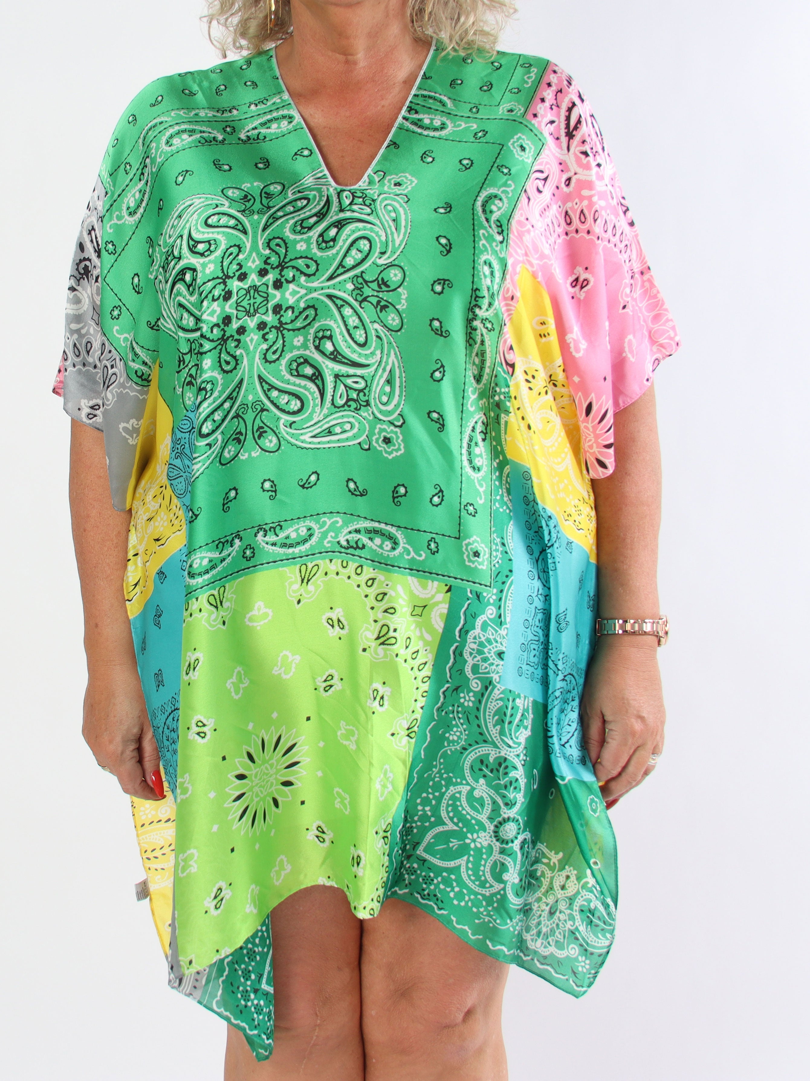 Thora - Mångfärgad plus size-tunika i mjuk viskos och siden