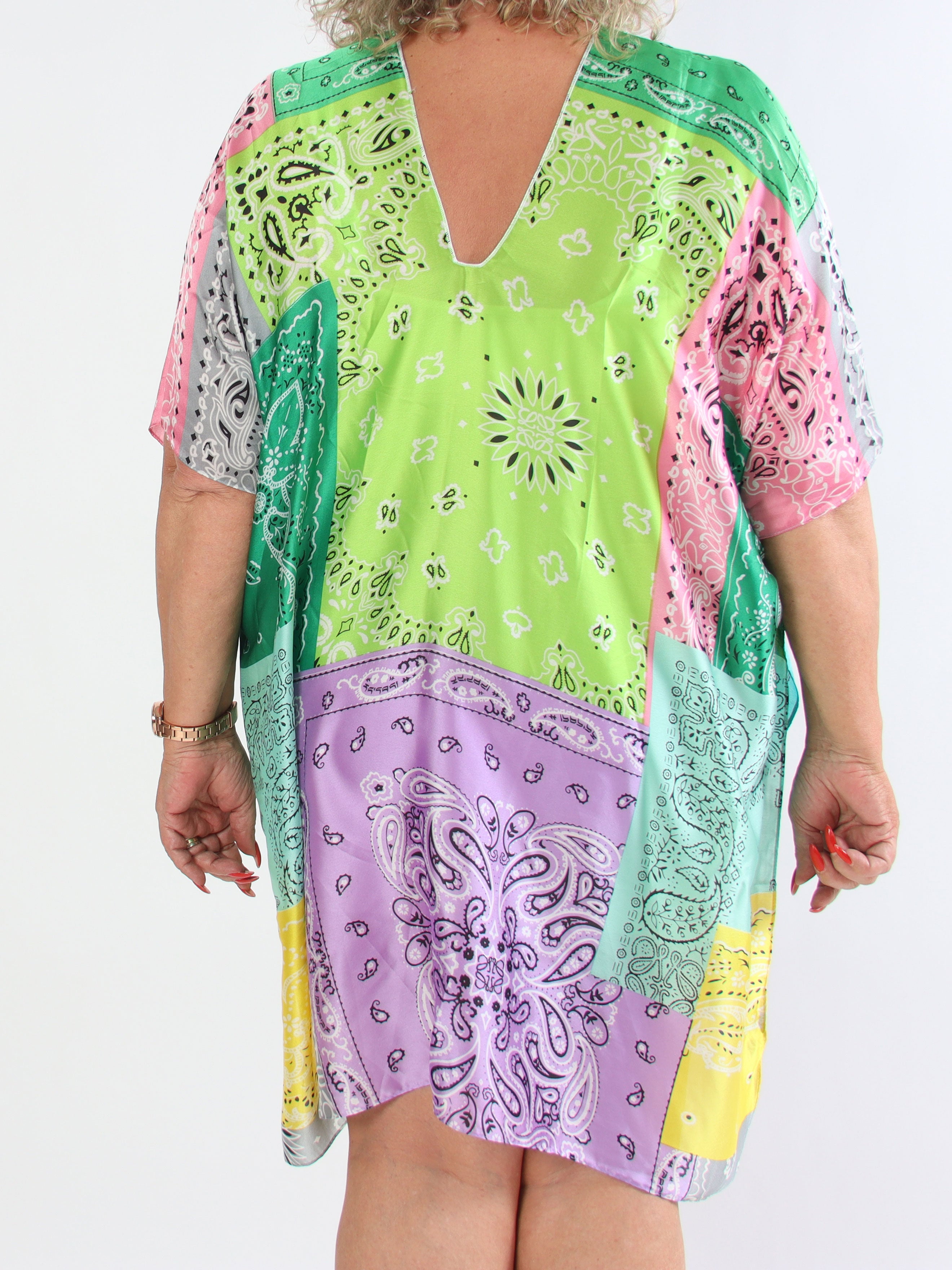 Thora - Mångfärgad plus size-tunika i mjuk viskos och siden