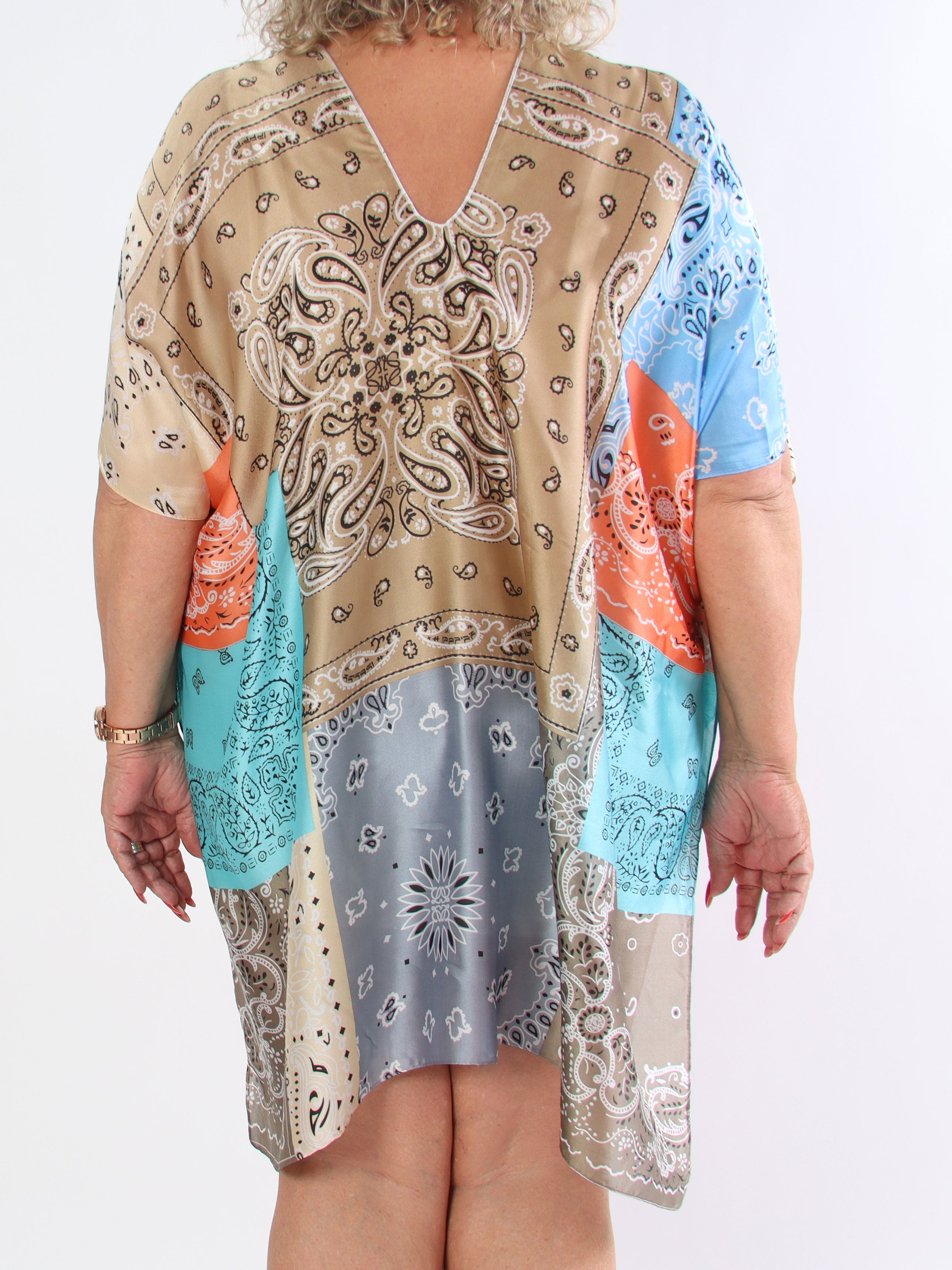 Thora - Mångfärgad plus size-tunika i mjuk viskos och siden