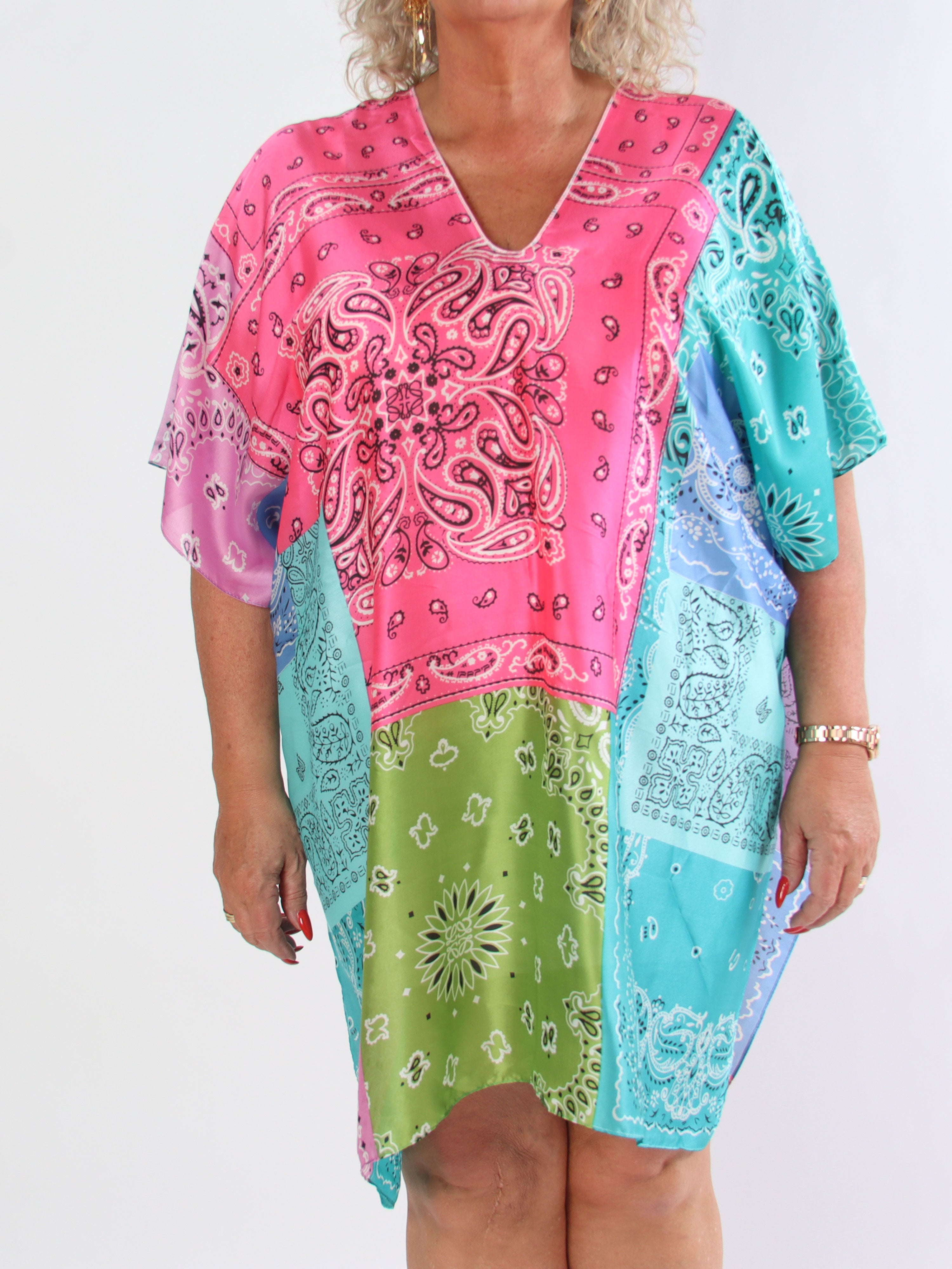 Thora - Mångfärgad plus size-tunika i mjuk viskos och siden