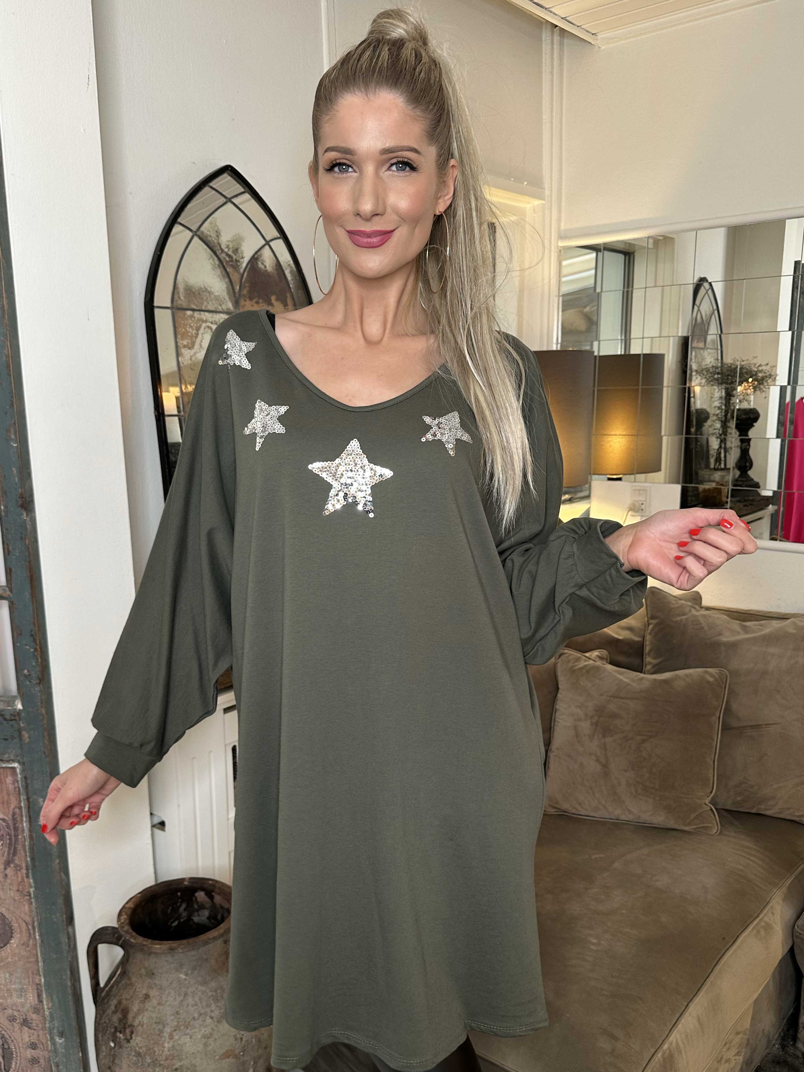 Torino - Oversized klänning med paljettstjärnor