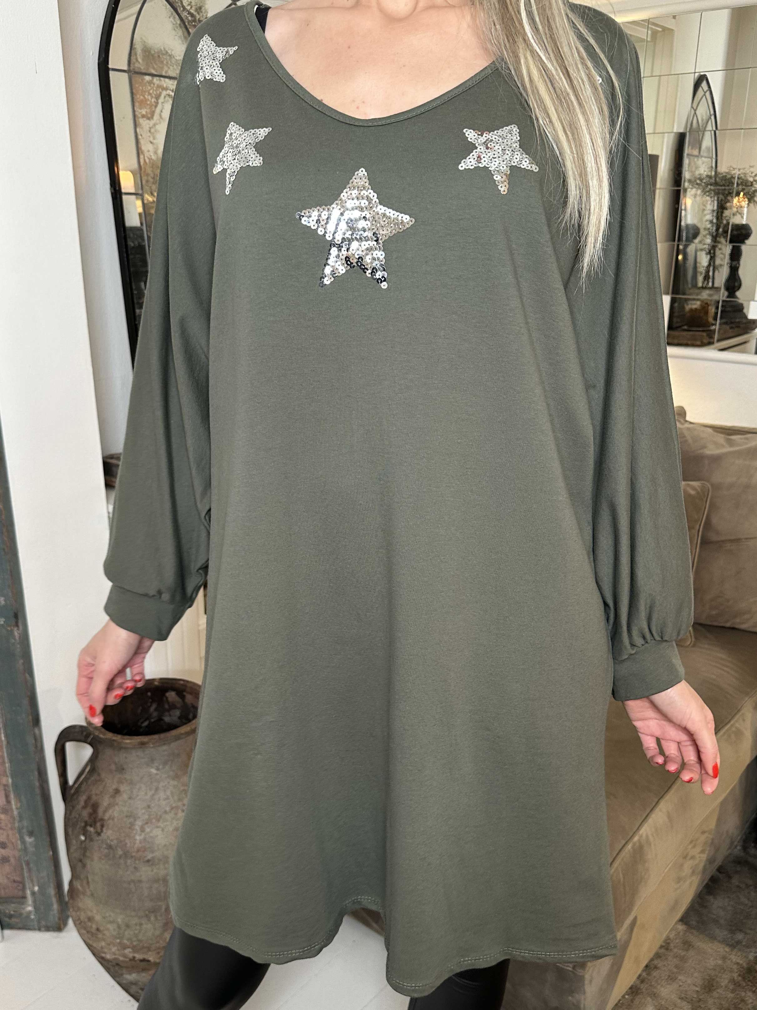 Torino - Oversized klänning med paljettstjärnor