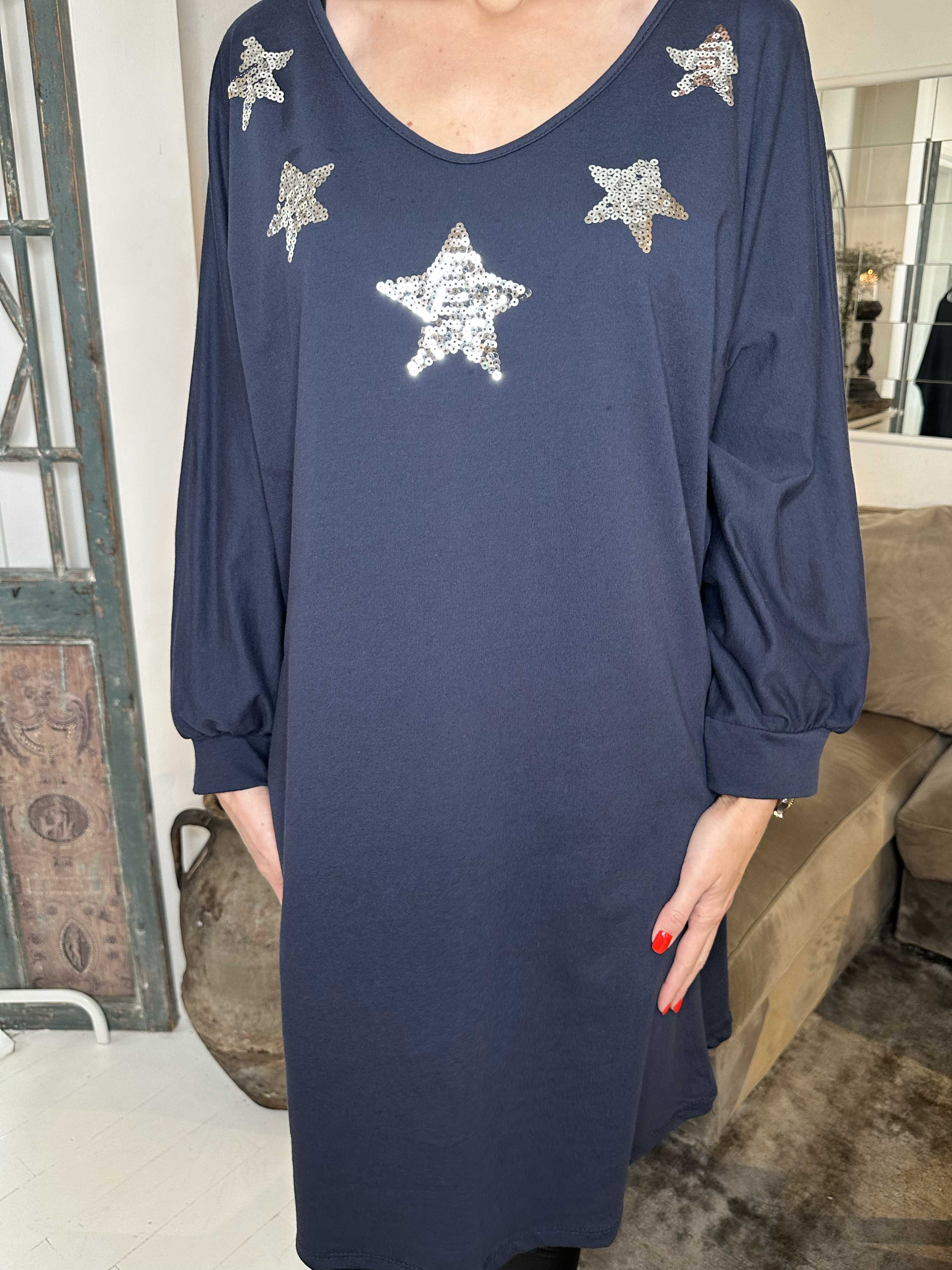 Torino - Oversized klänning med paljettstjärnor