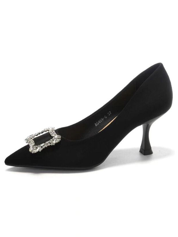 Tracy - Svarta fina pumps med spänne i strass