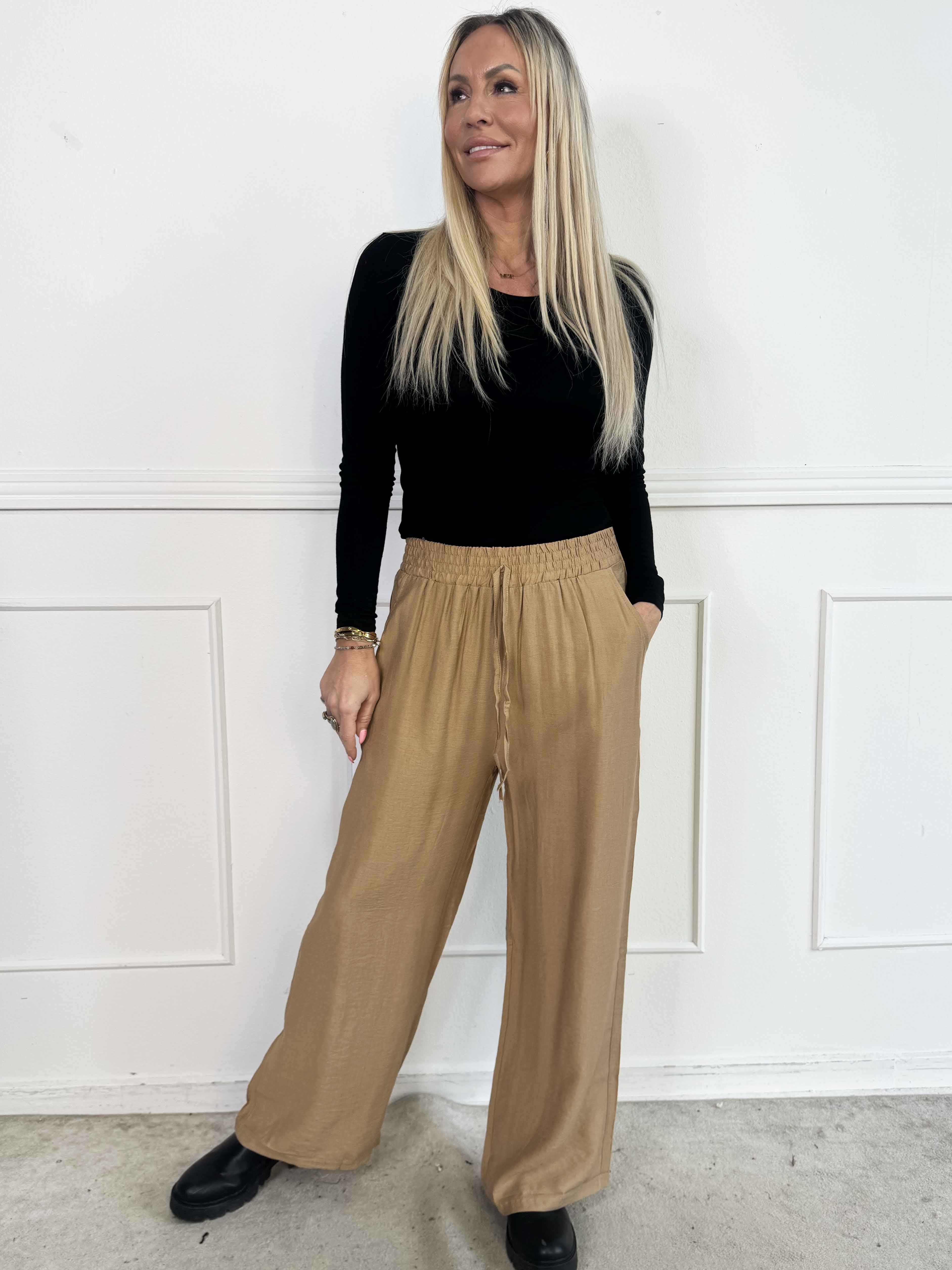 Tyra - Løse bukser i en viskoseblanding