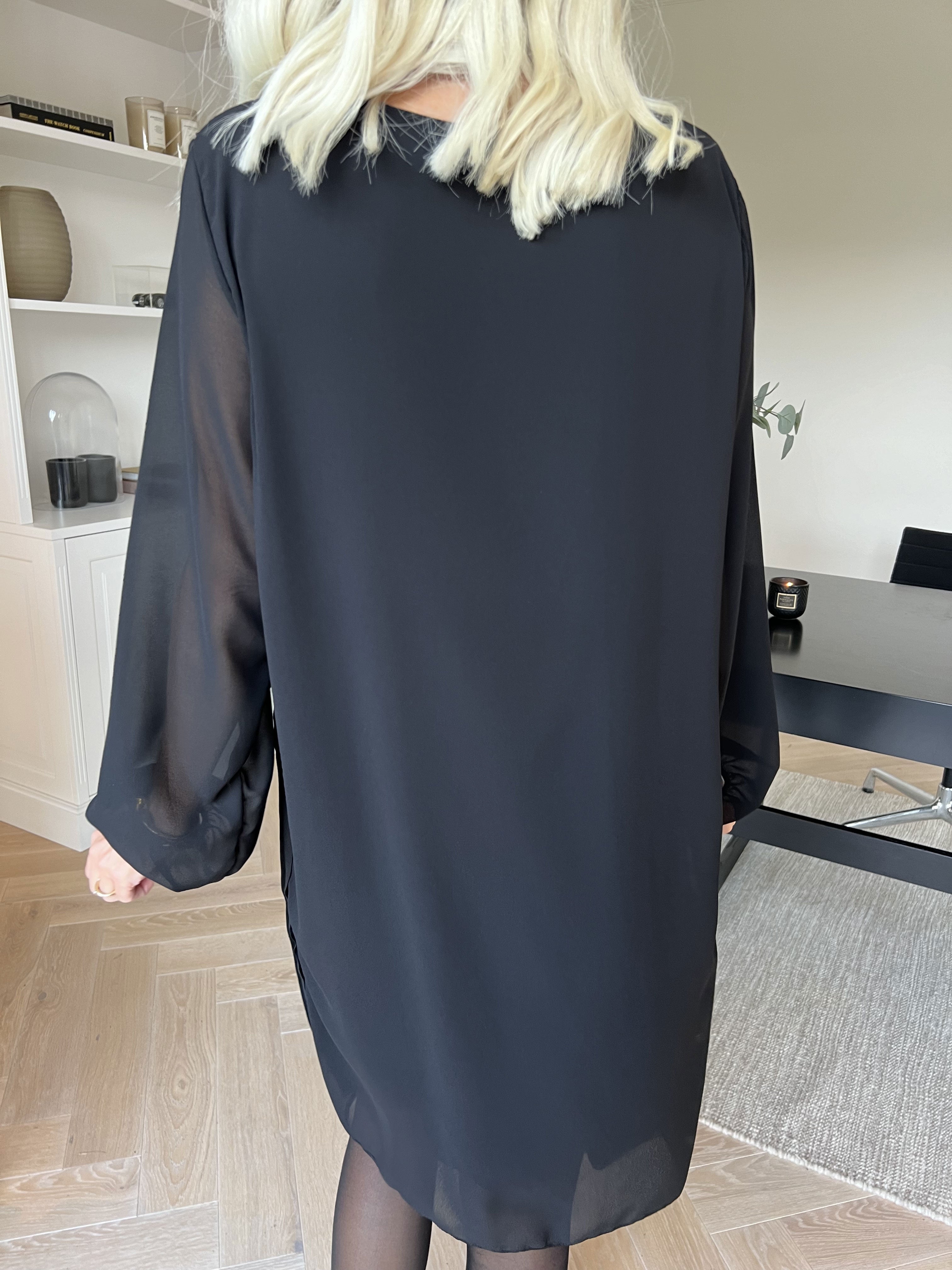 Ulrica - Söt plisserad tunikaklänning med paljetter