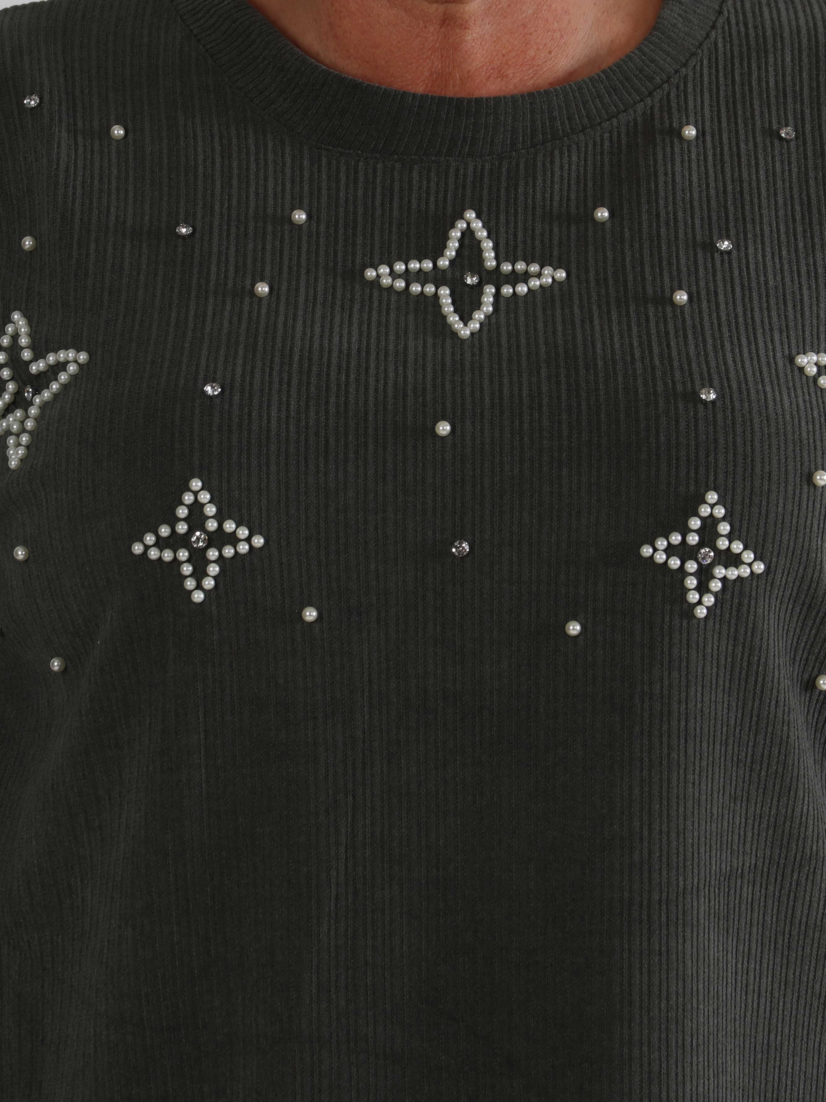 Uma - Fløjl plus size bluse med perler og similisten