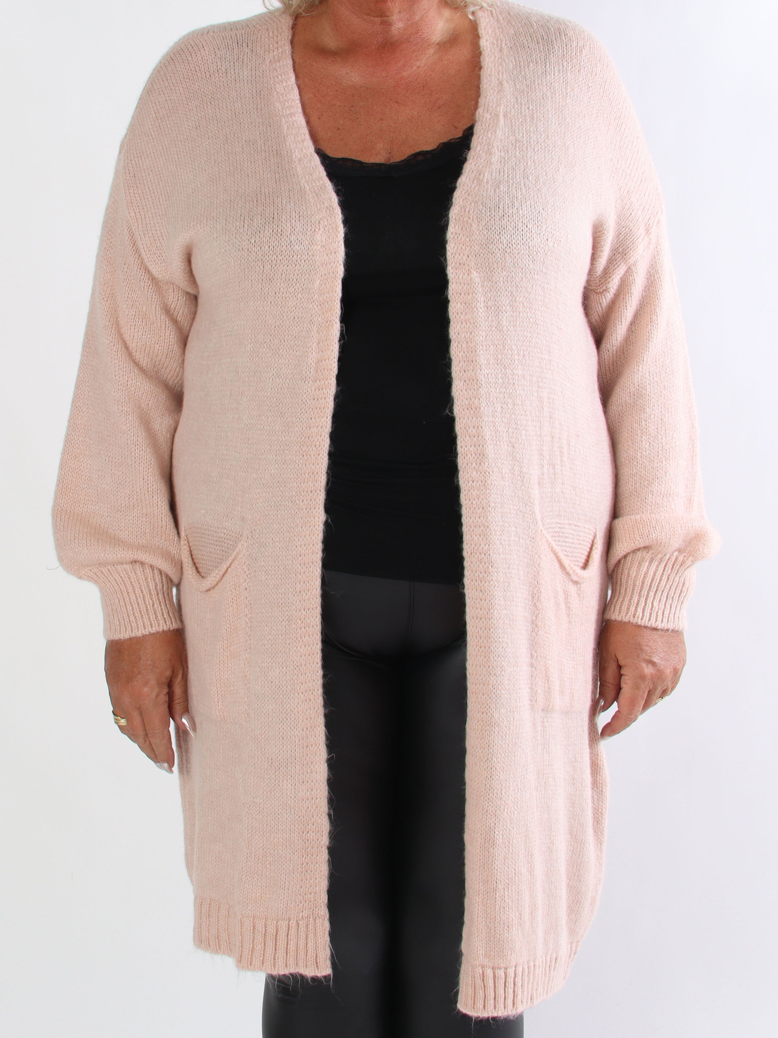 Valentine - Stickad plus size kofta med fickor