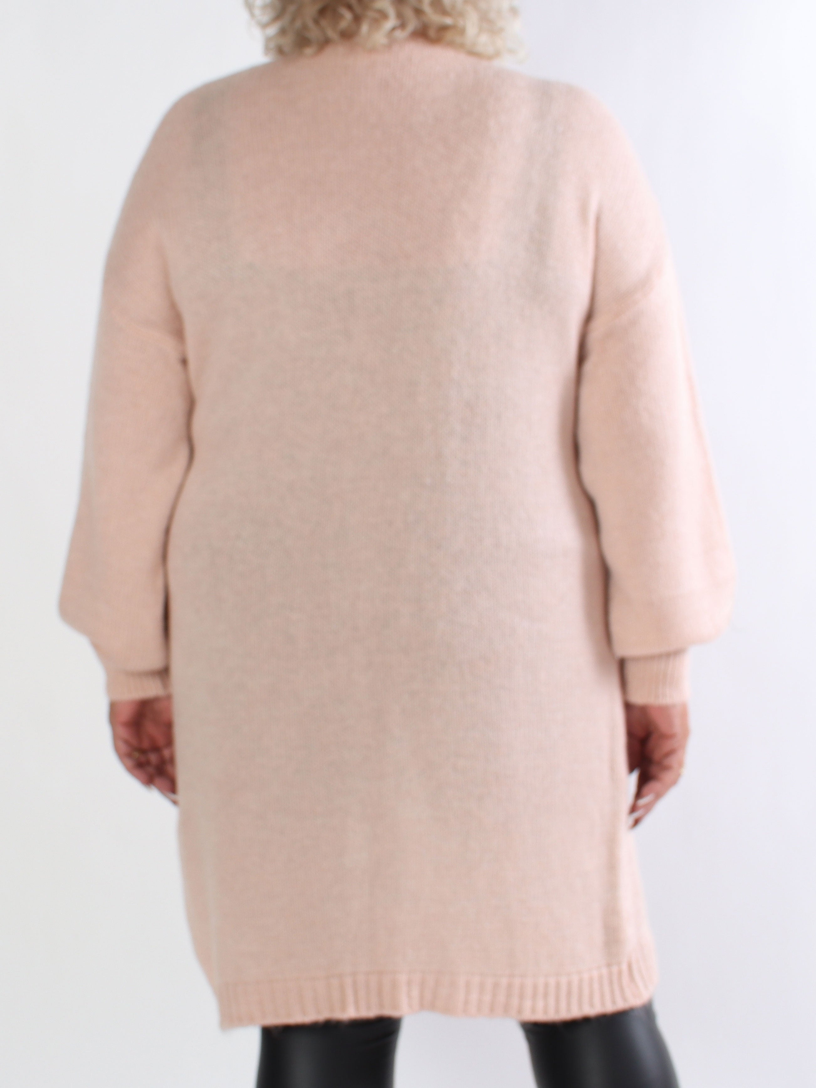 Valentine - Stickad plus size kofta med fickor