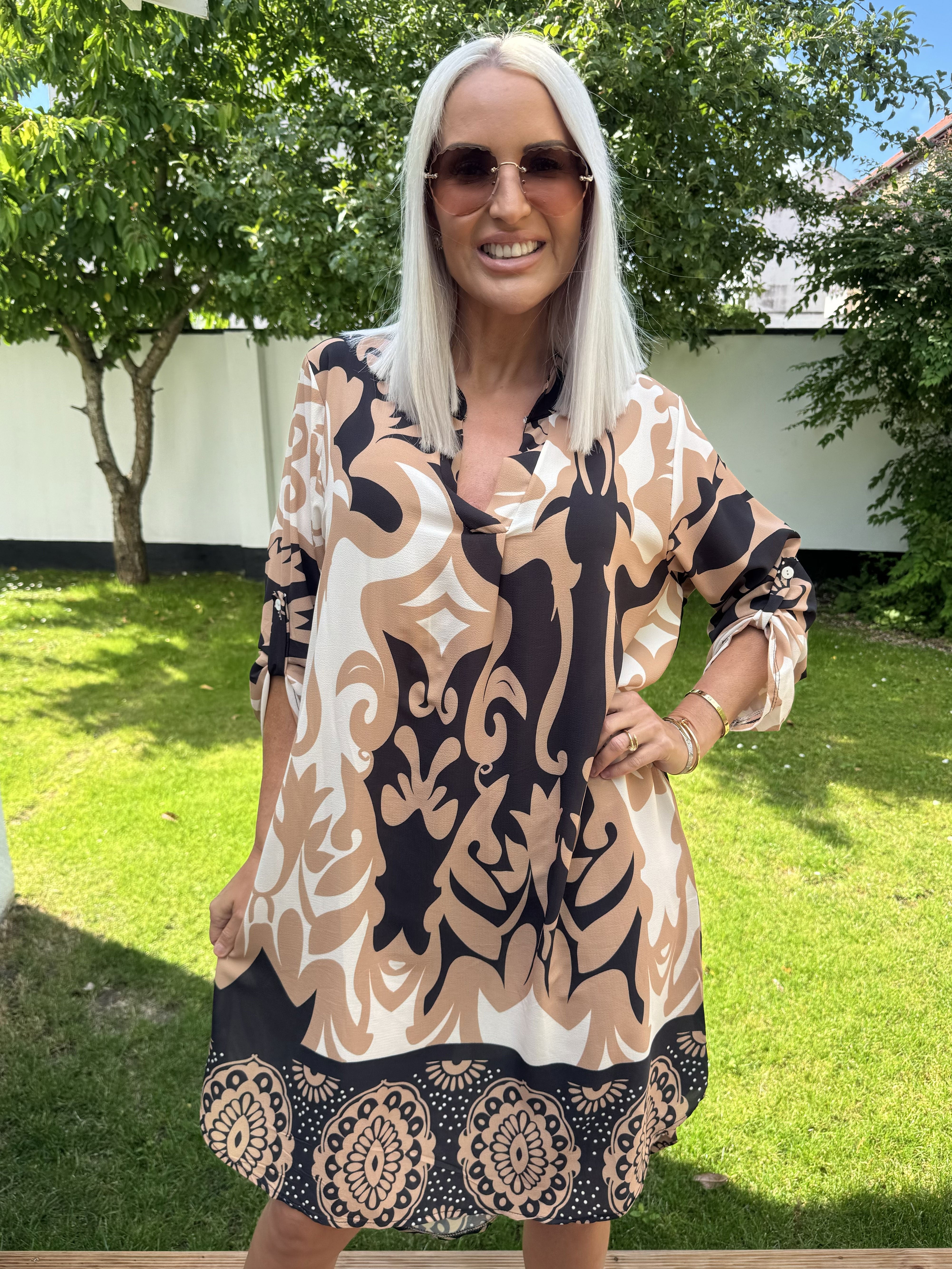 Vanesa Boheme Dress - Lätt och luftig mönstrad klänning i viskos