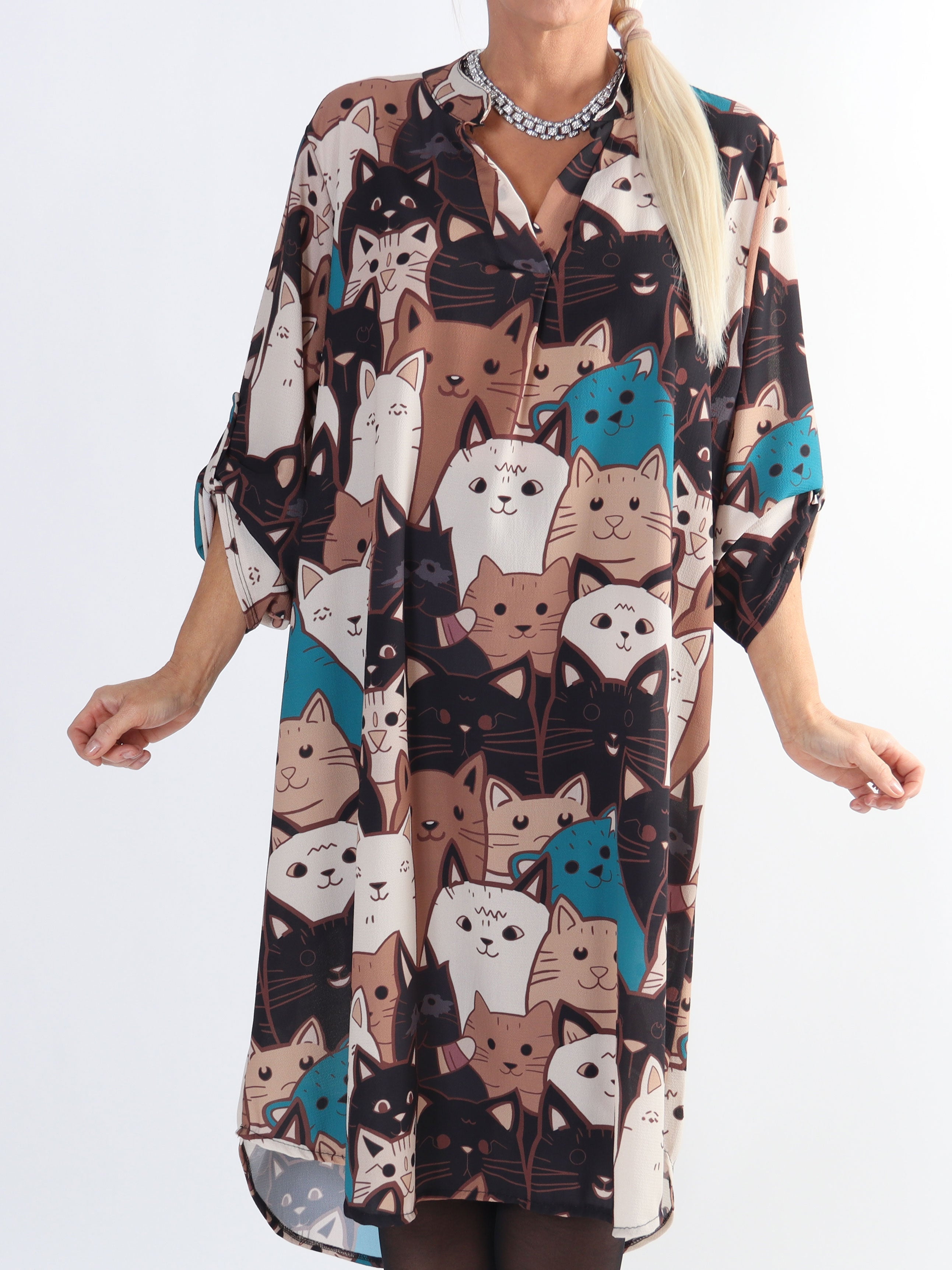 Vanesa Cat Long - Lätt och luftig klänning i plus size med kattmönster