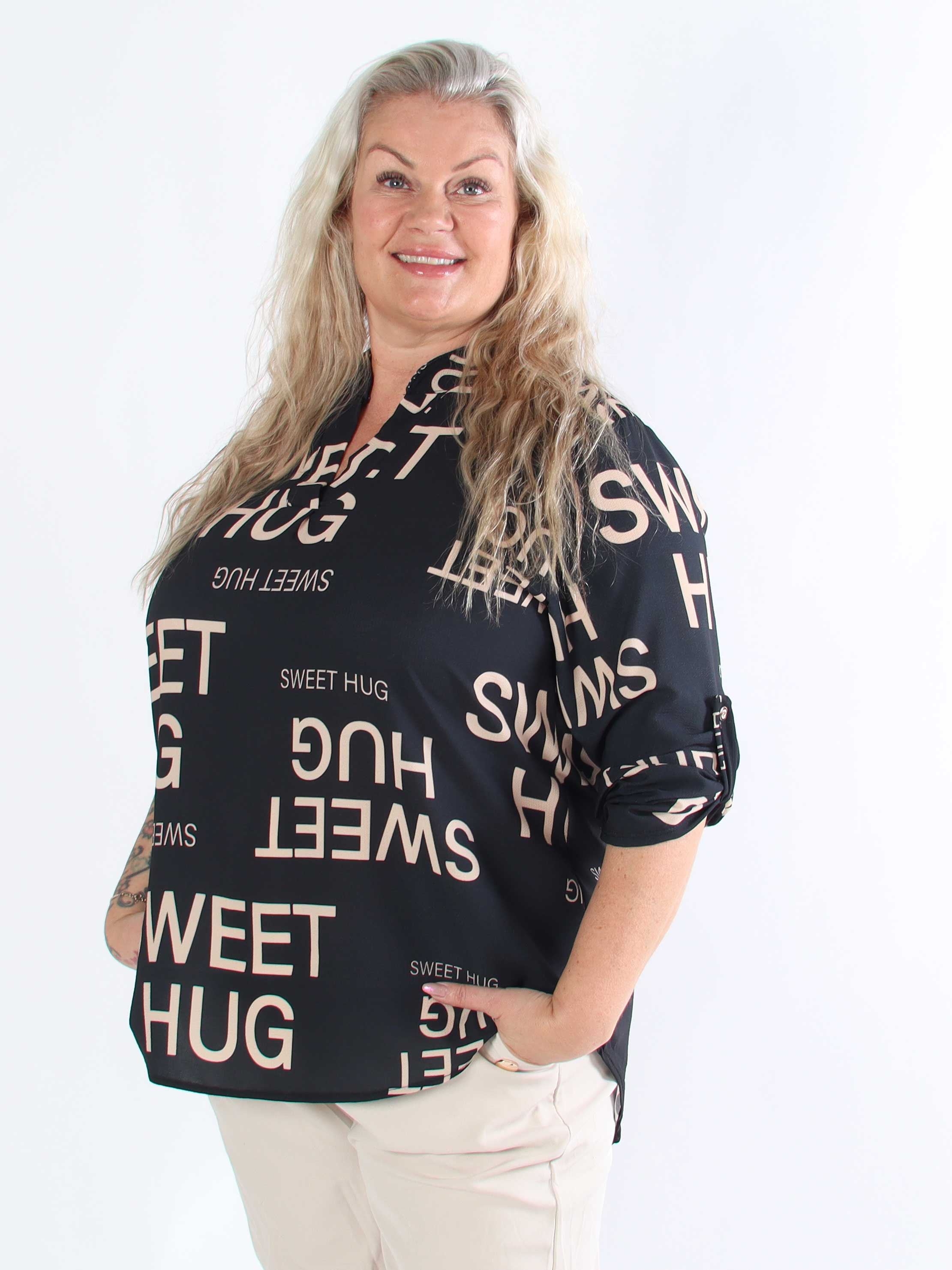 Vanesa Graphic - Söt tunika i viskos i plusstorlek med text