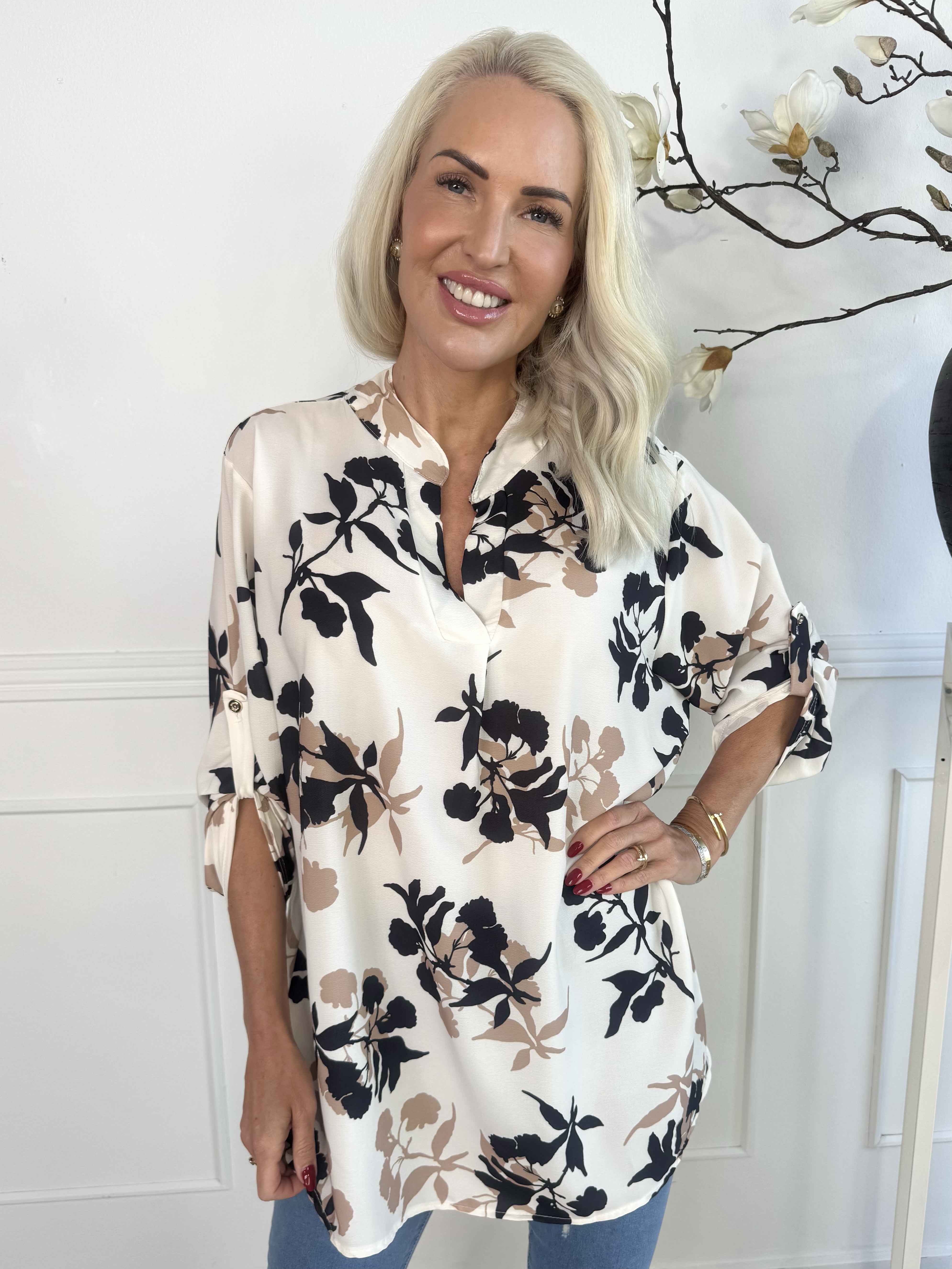 Vanesa Leaf - Tunika i lätt viskos med bladmotiv