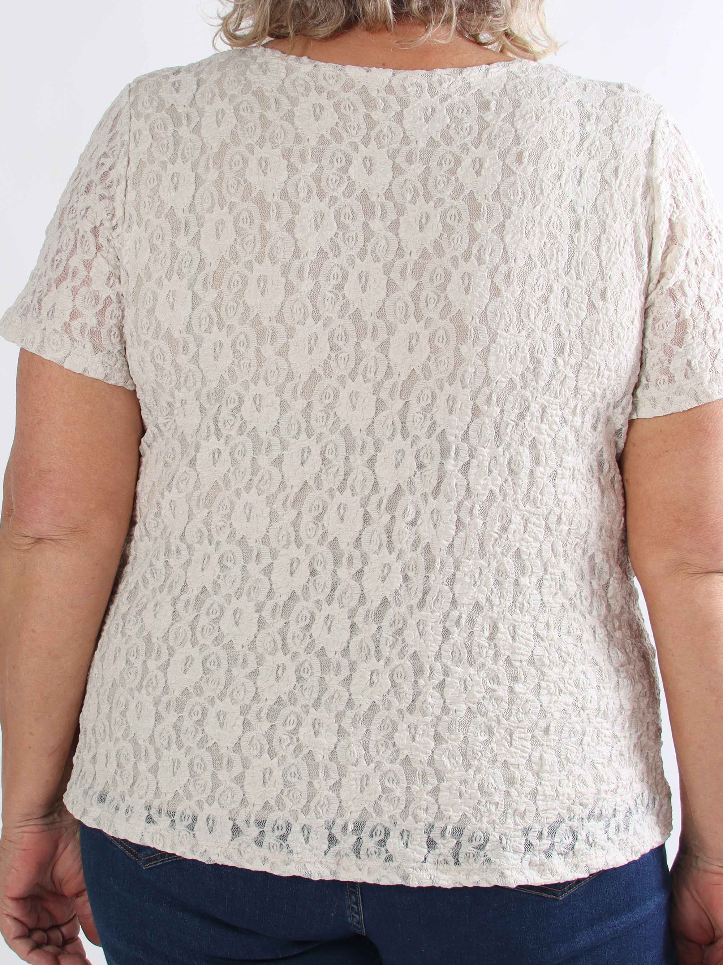 Ventura - Sød plus size tunika i blød elastisk blonde med fin flæsekant