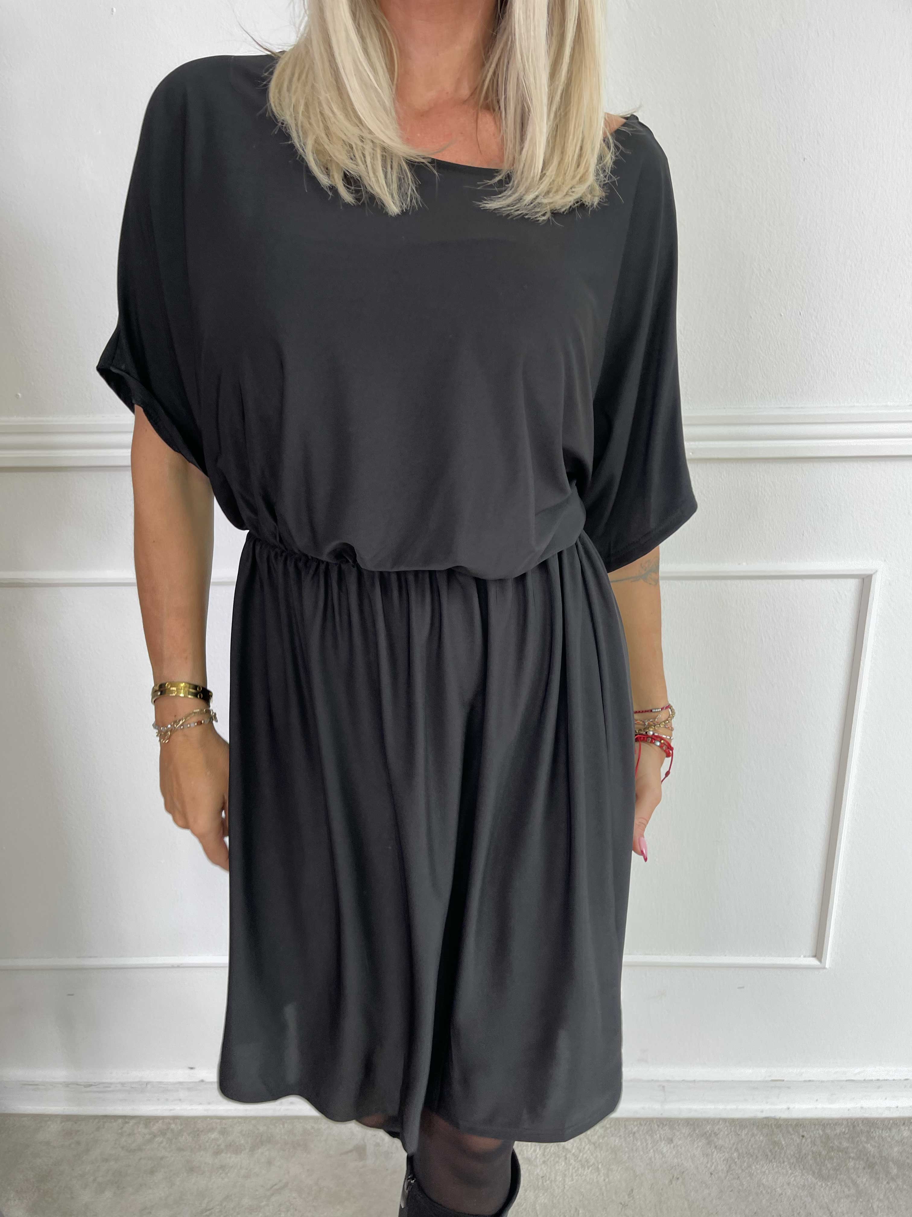 Venus Plain - Elastisk enfärgad klänning med resår i midjan