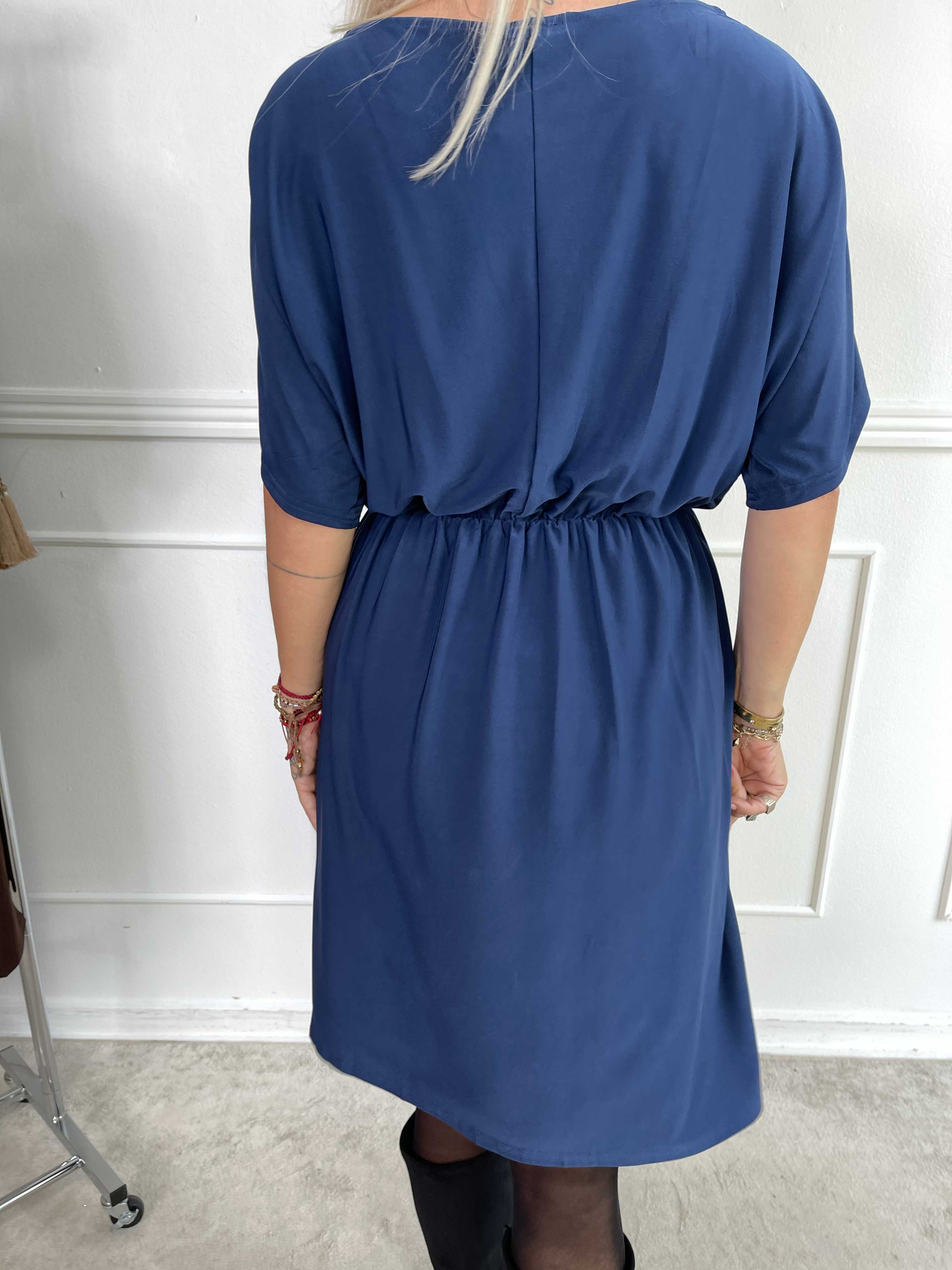 Venus Plain - Elastisk enfärgad klänning med resår i midjan