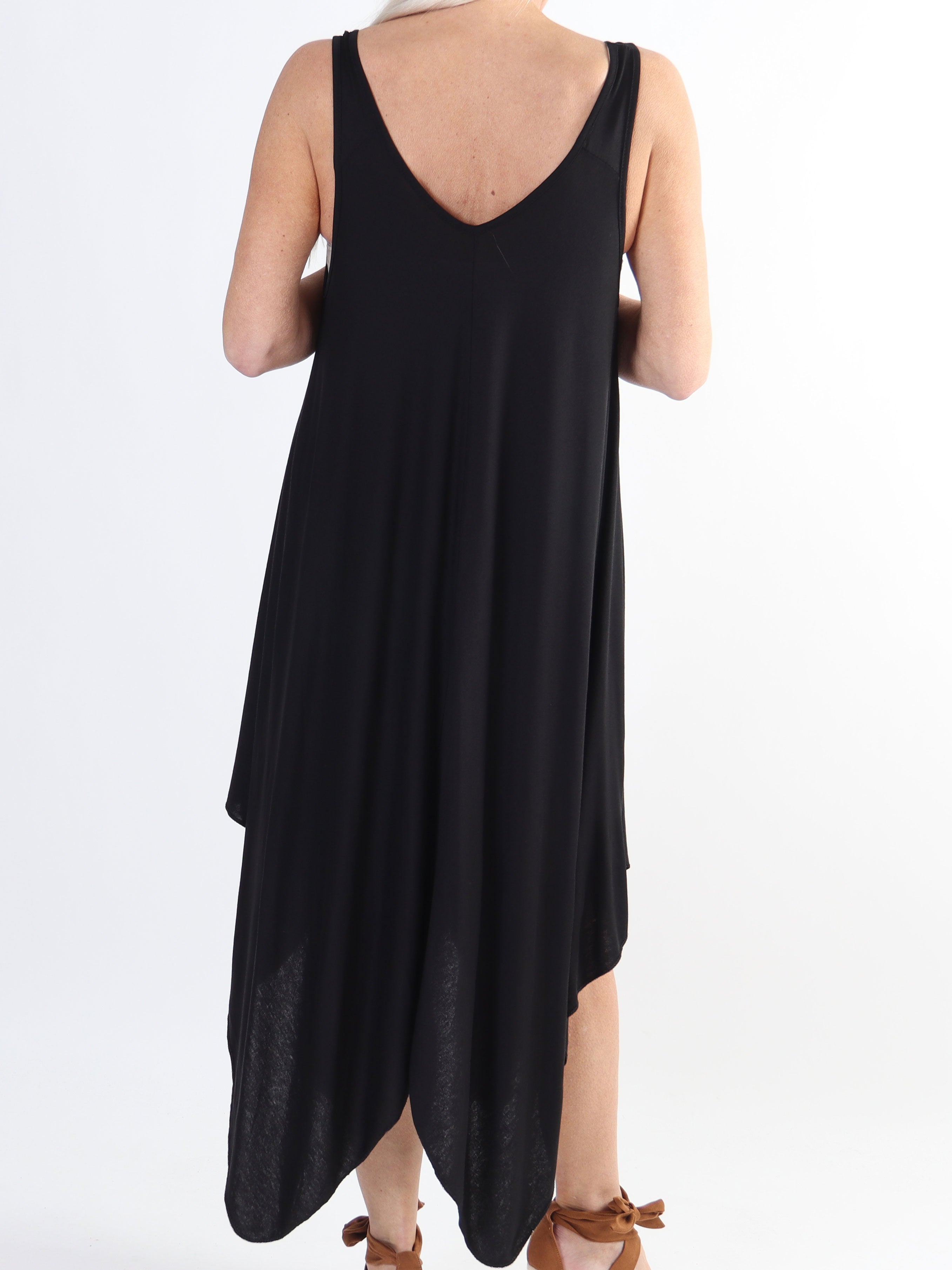 Veronica - Solid klänning i stora storlekar med breda axelband