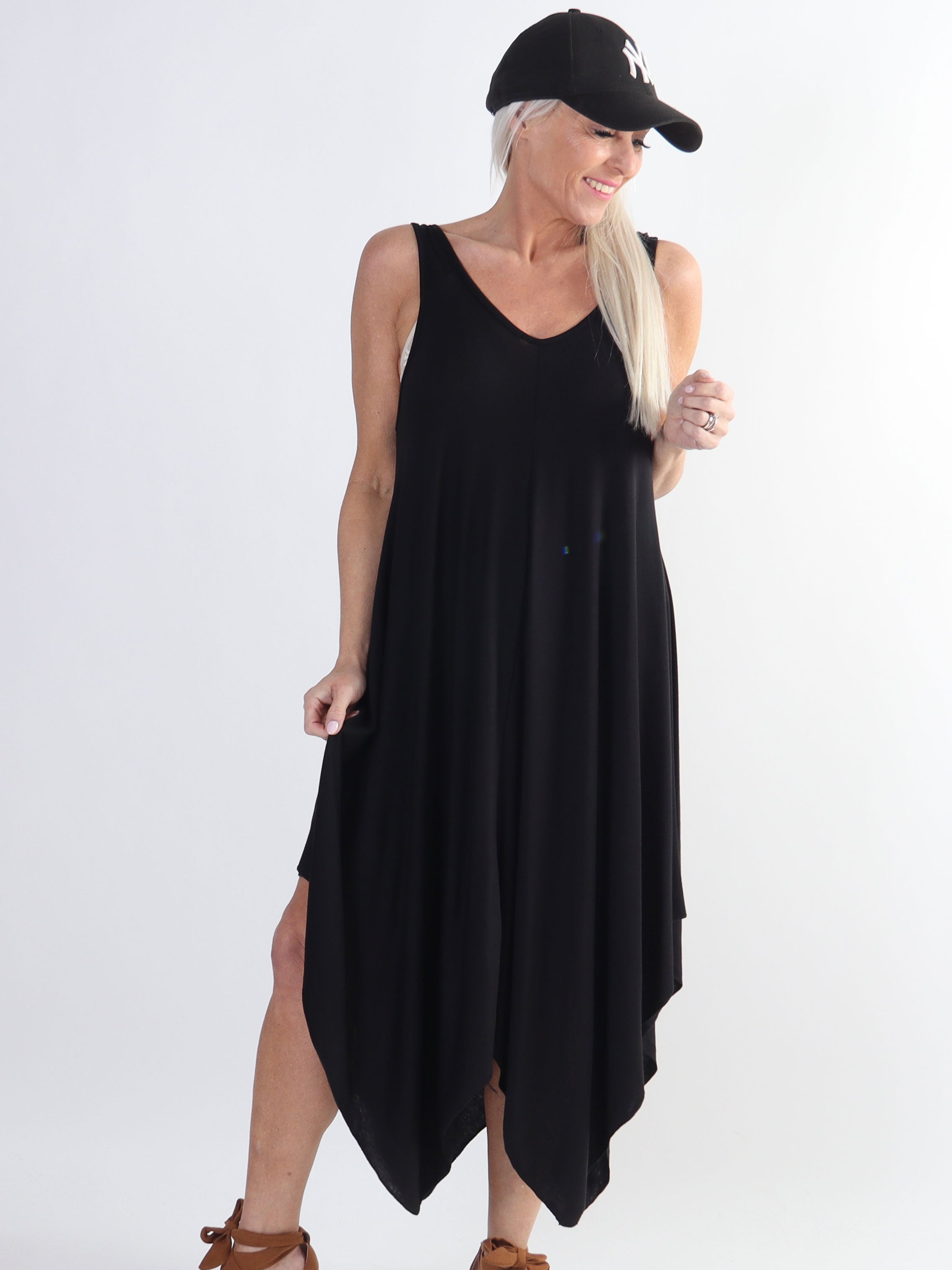 Veronica - Solid klänning i stora storlekar med breda axelband