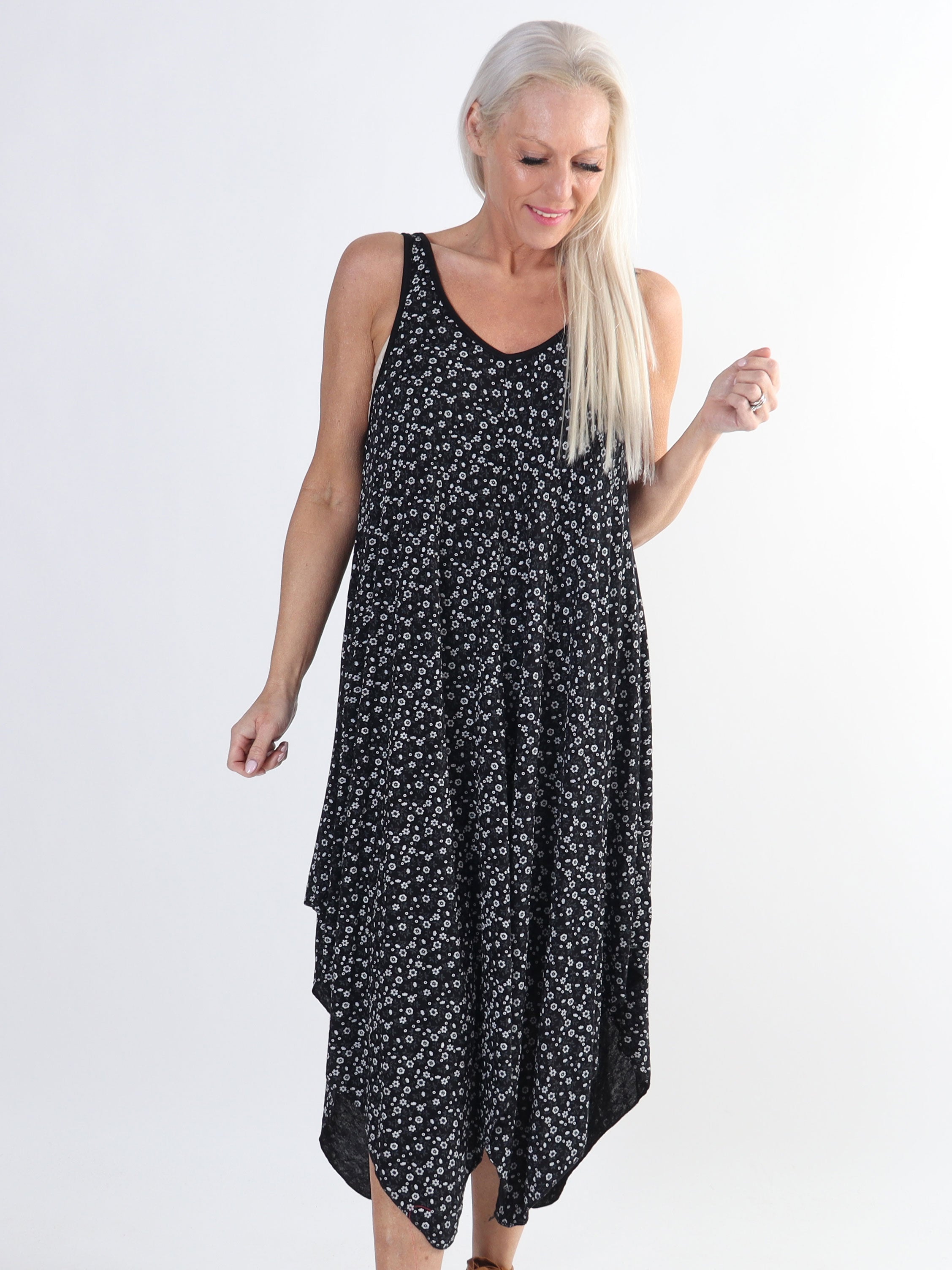 Veronica Small Flower - Klänning med blommönster och breda axelband i plusstorlek