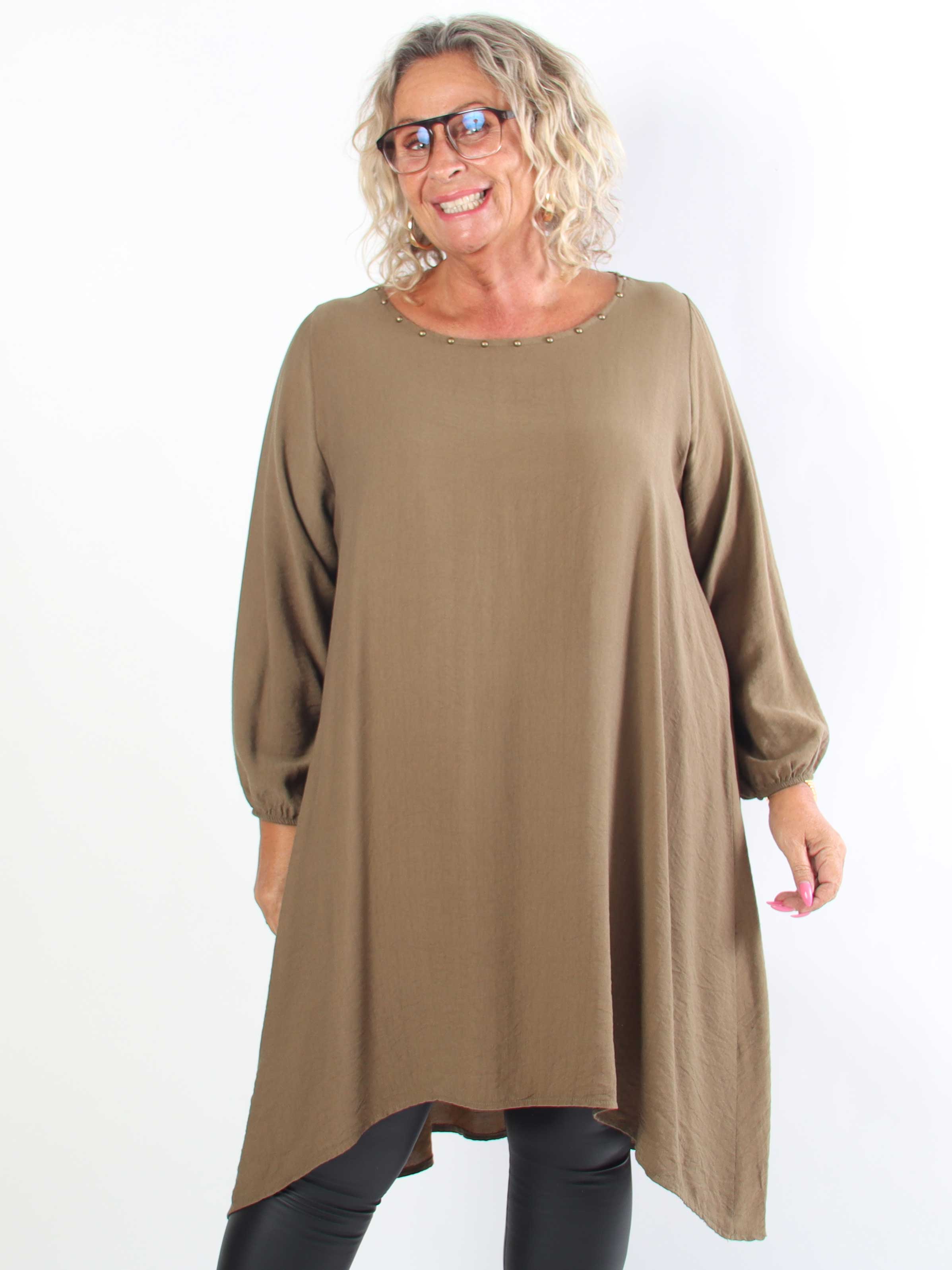 Vienna - Elegant plus size tunikakjole i viskose med fine nittedetaljer