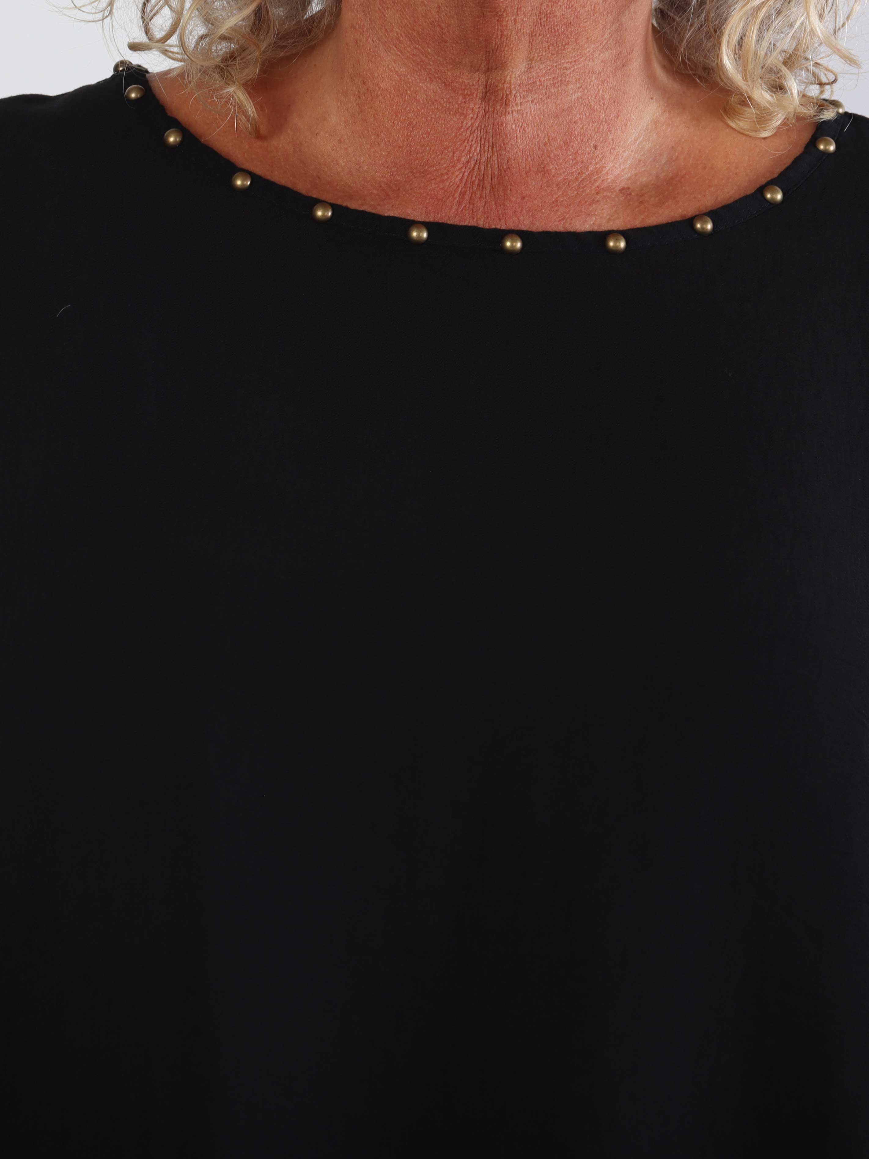 Vienna - Elegant plus size tunikakjole i viskose med fine nittedetaljer