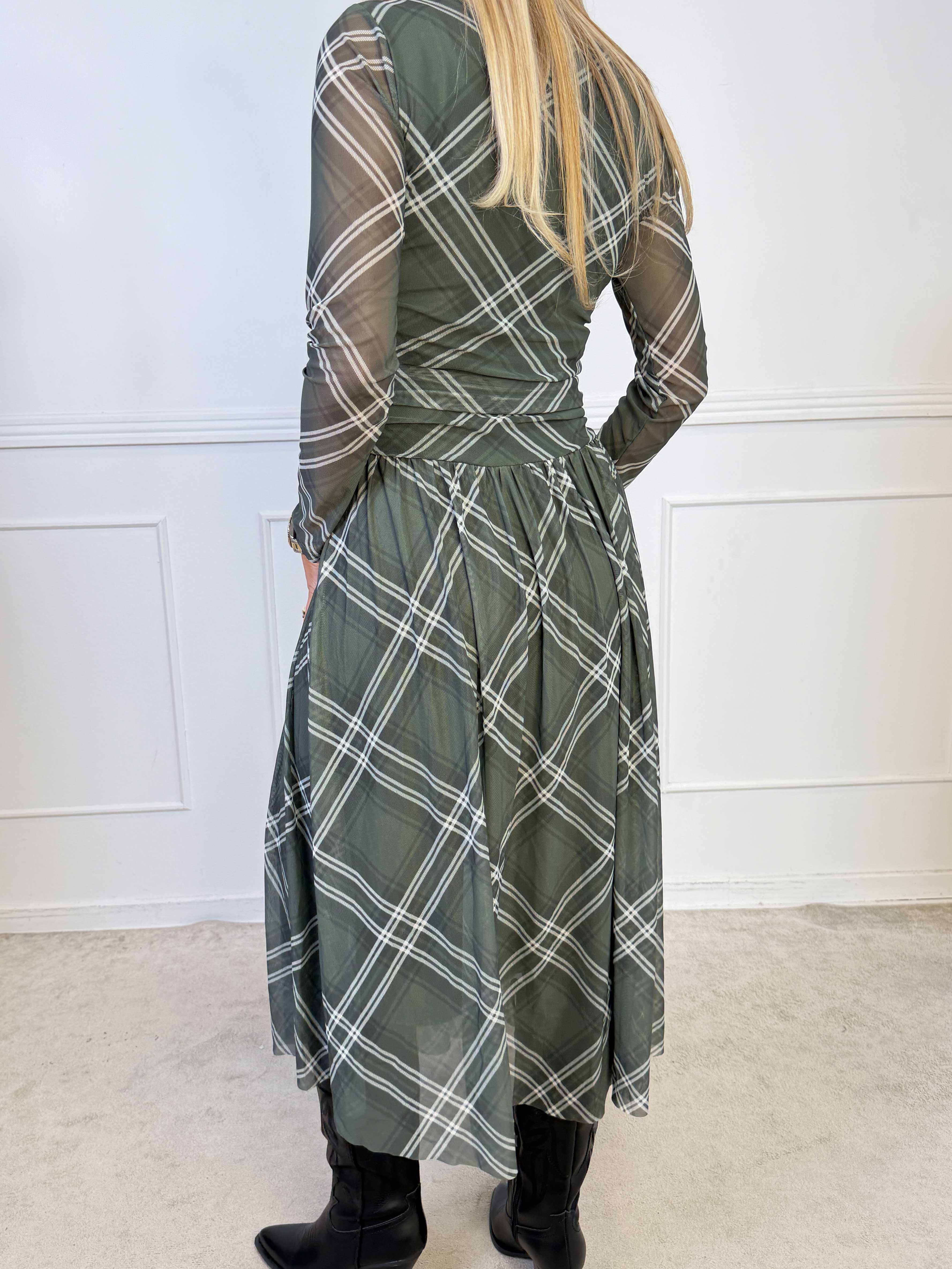 Viola Check - Elegant kjole i stretchy mesh med tern og transparente ærmer