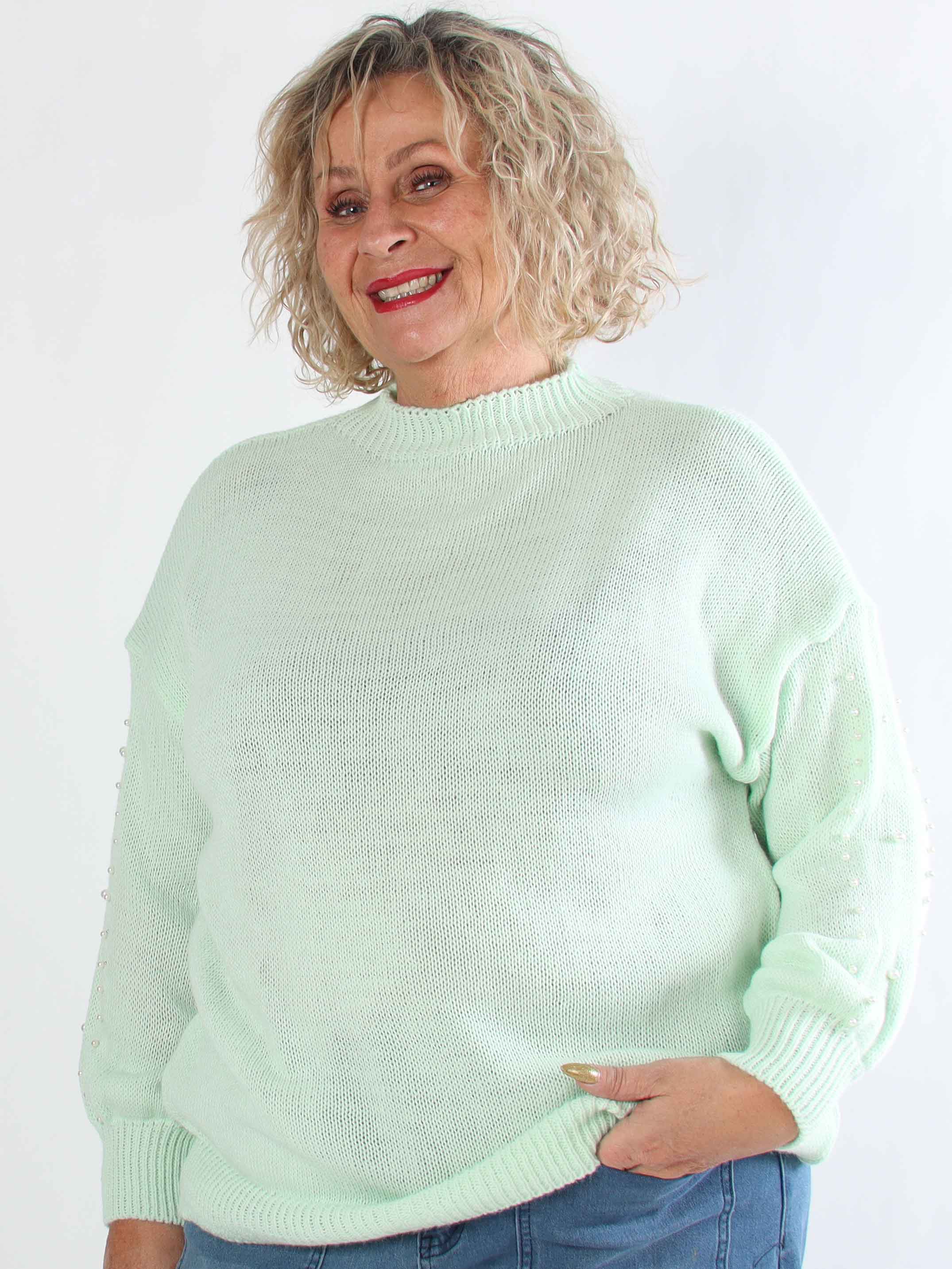 Viviane - Plus size strik detaljeret med hvide perler og ballonærmer