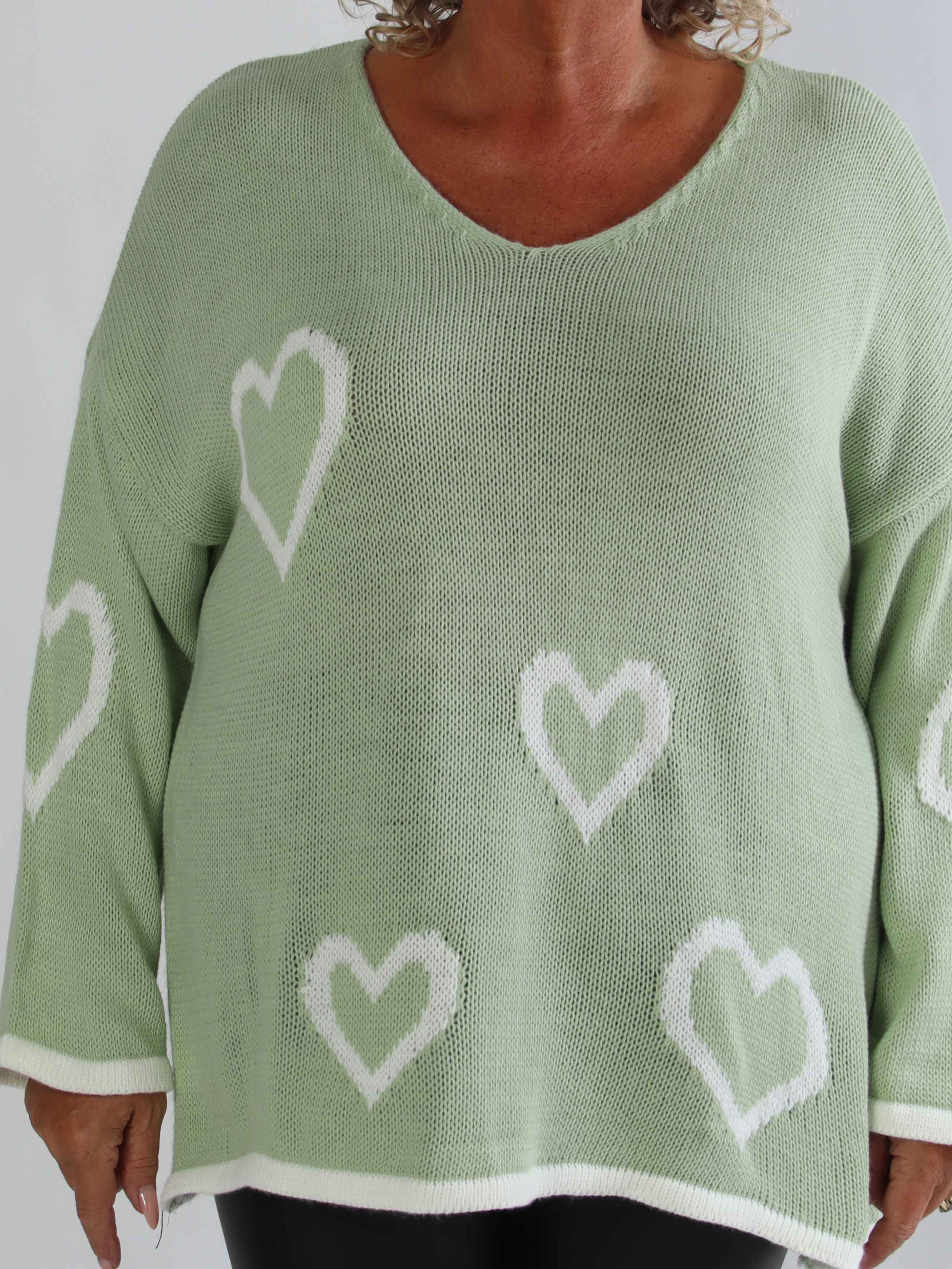 Vivianne - Sød plus size strikbluse med fine hjerter