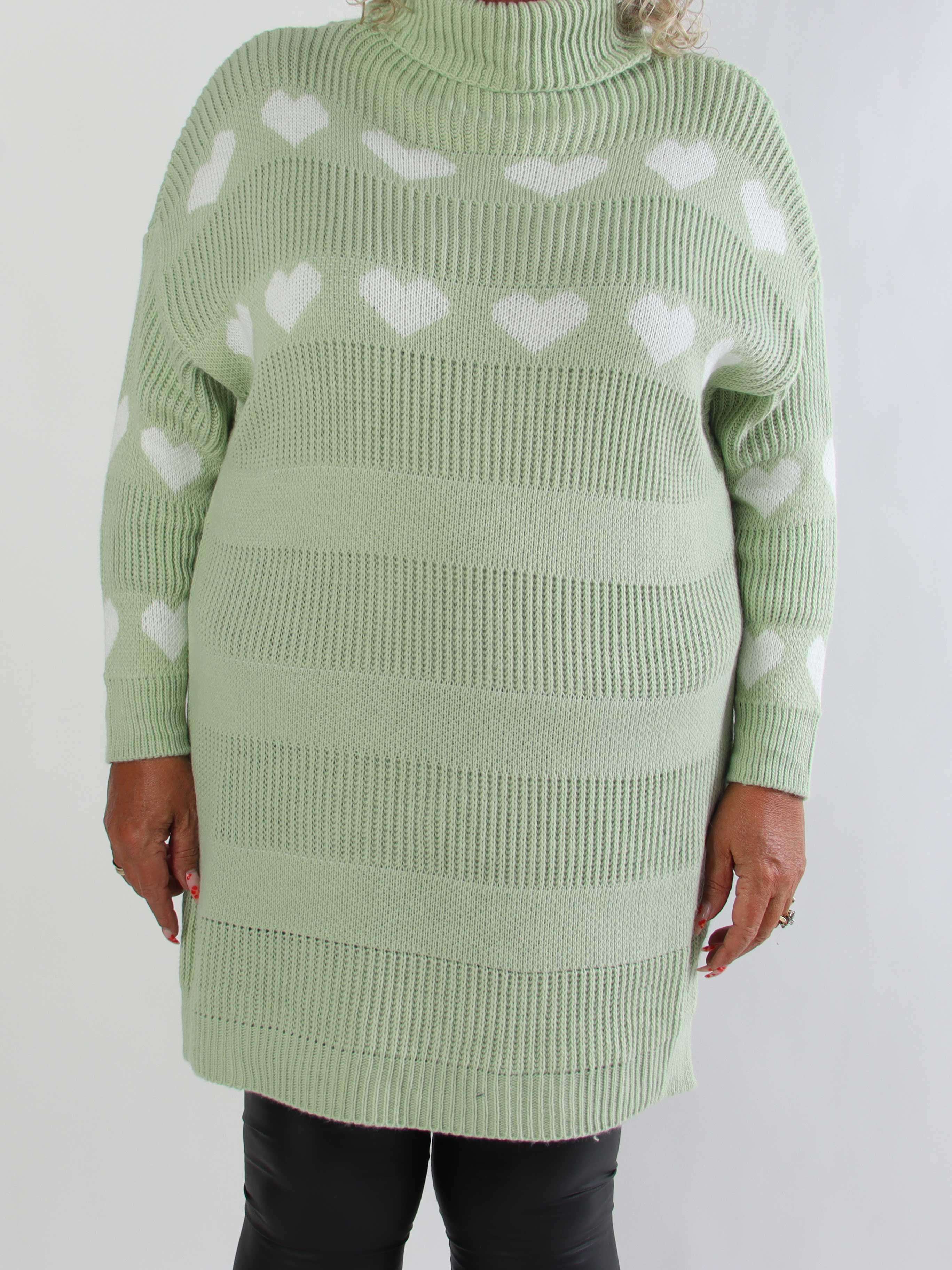 Wendy - Plus size strikkjole med fine hjerter og klassisk rullekrave