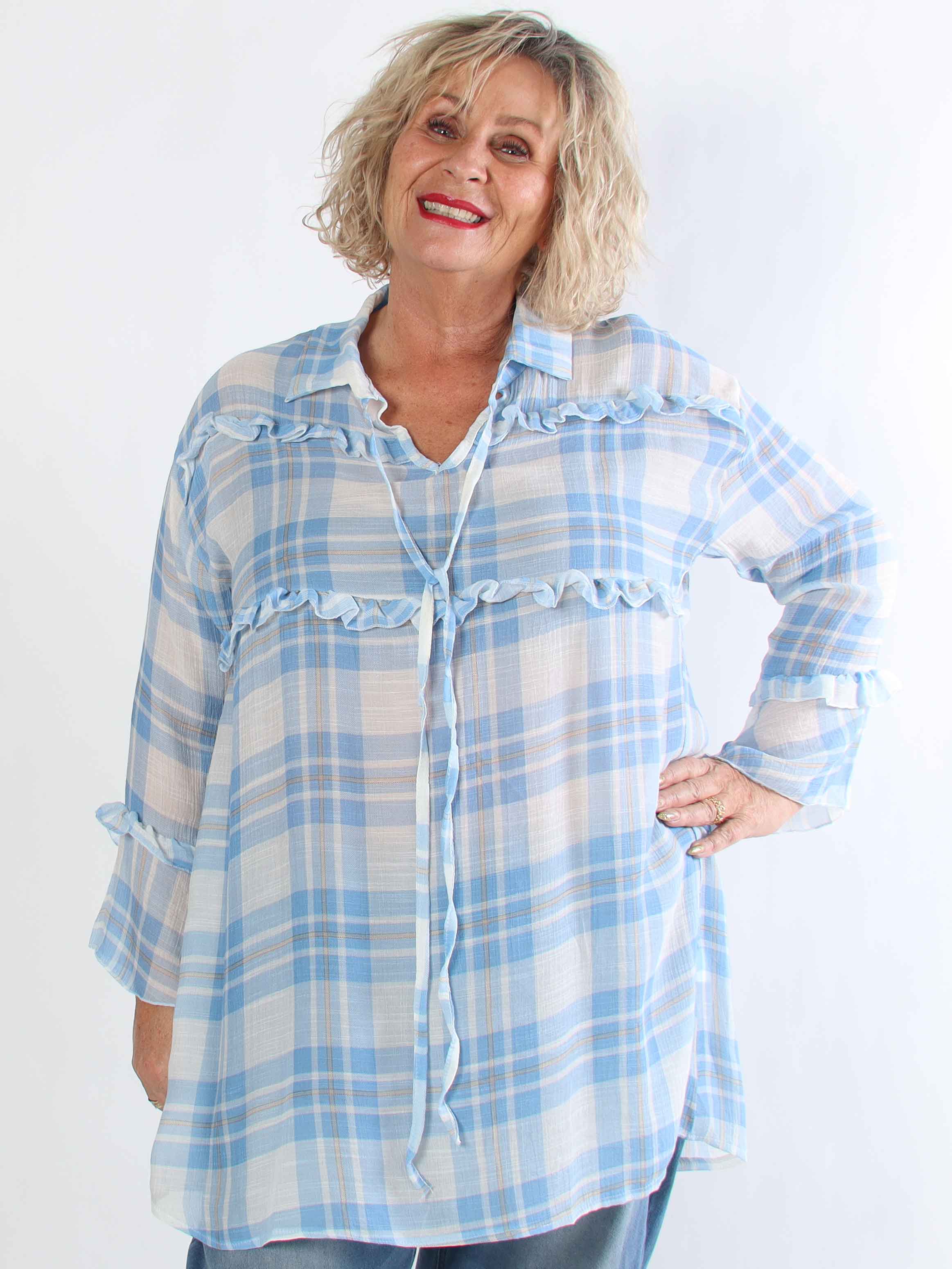 Yanira - Ternet plus size tunikakjole i viskose med flæser