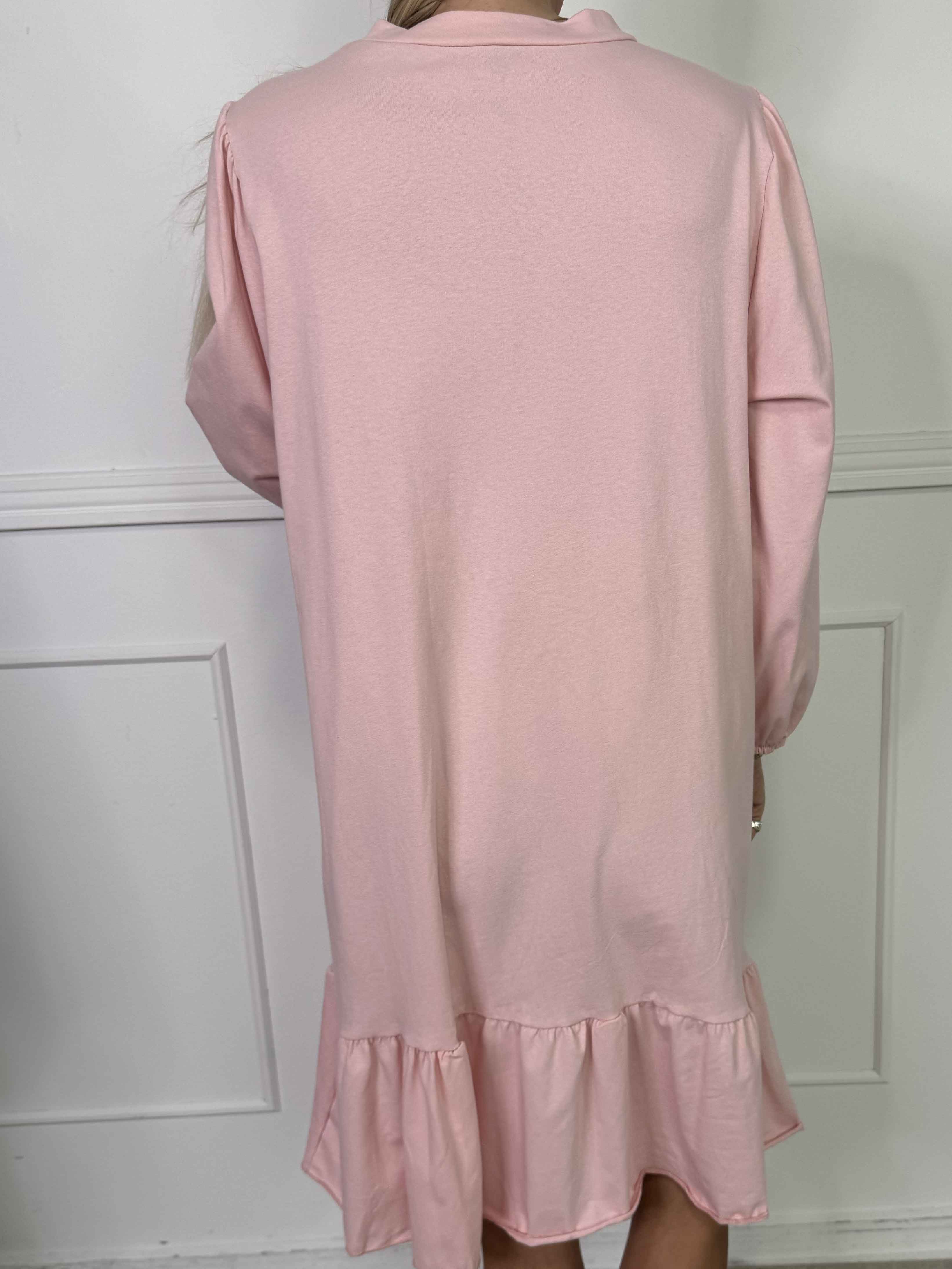 Zafira - Joggingkjole i bomuld med sød flæsekant