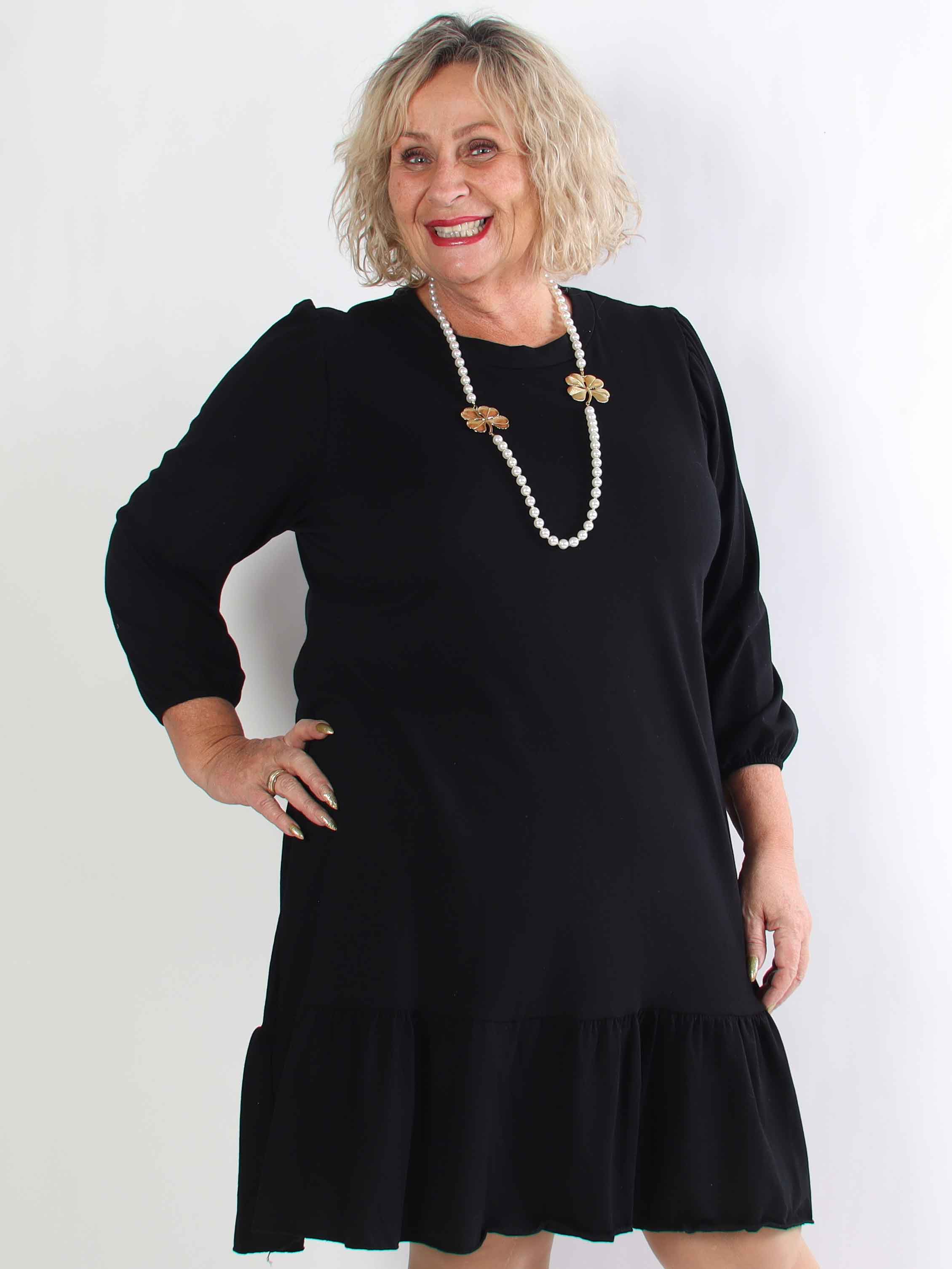 Zafira - Plus size joggingkjole i bomuld med sød flæsekant