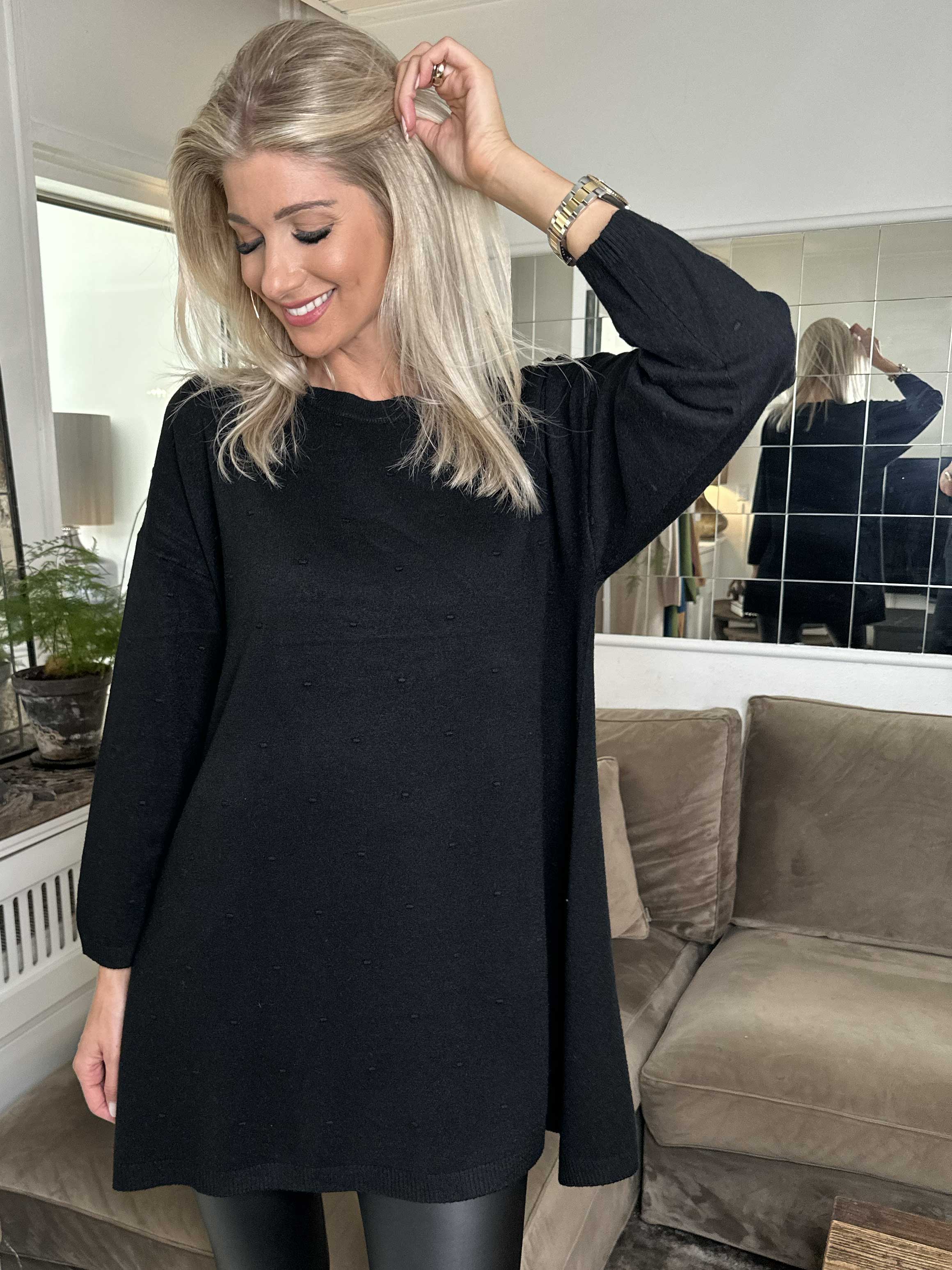 Zina - Tröja med prickiga detaljer i tyget