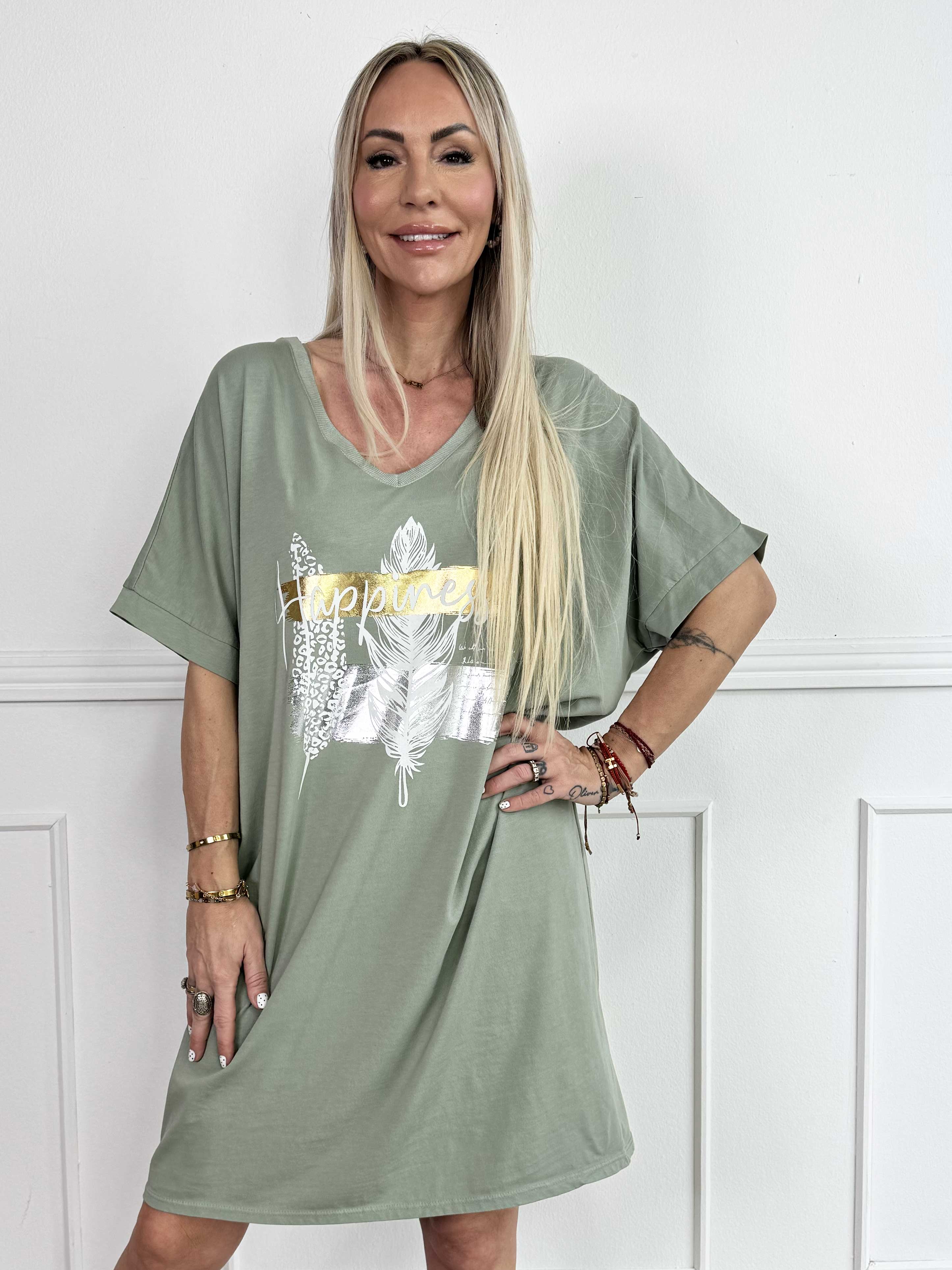 Alana - T-shirtkjole i bomuld med fejrmotiver foran