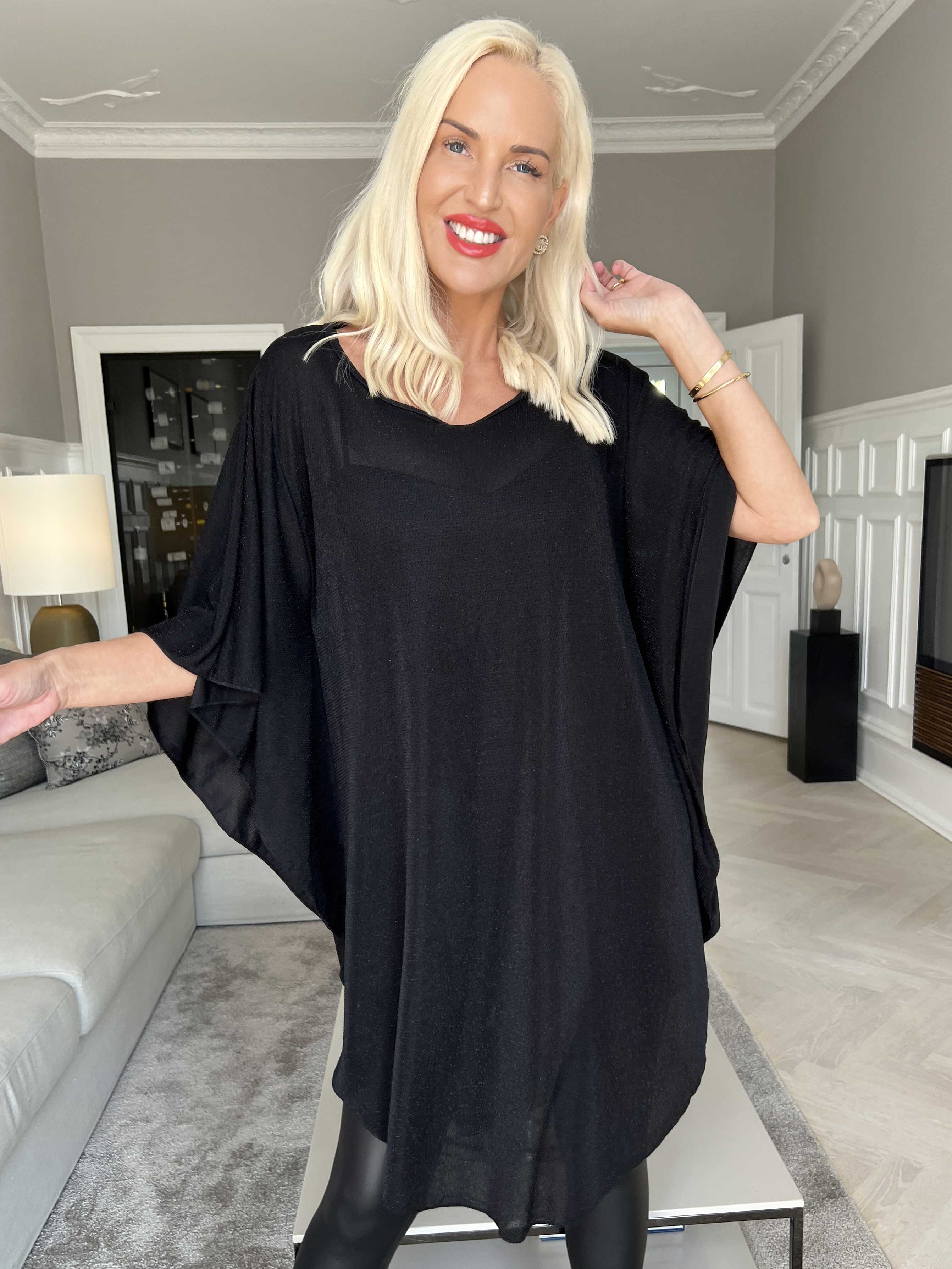 Almira Glitter - Tunikaklänning med glittertråd och lösa ärmar