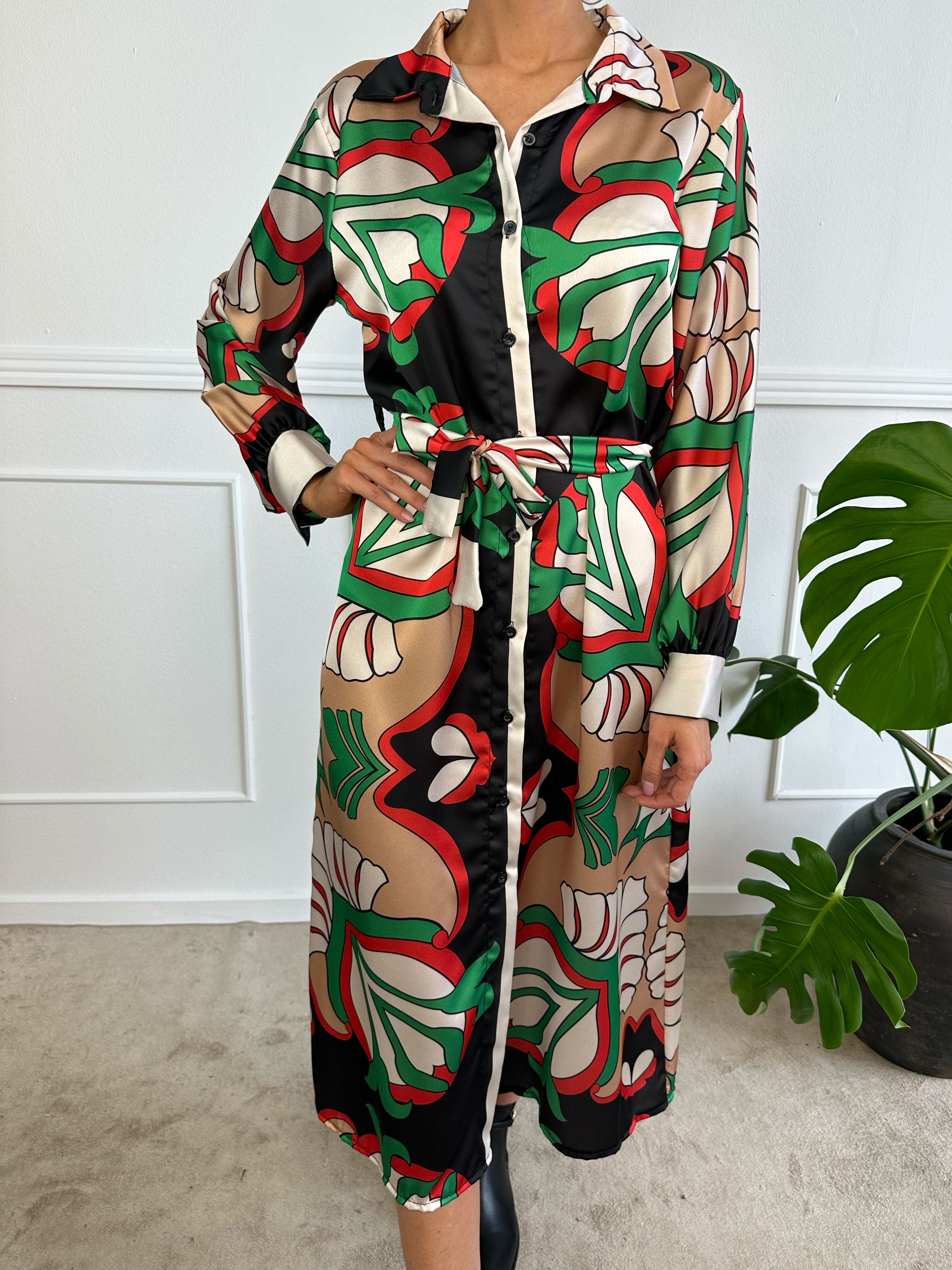 Amani - Lång klänning i silkeslook med knytband