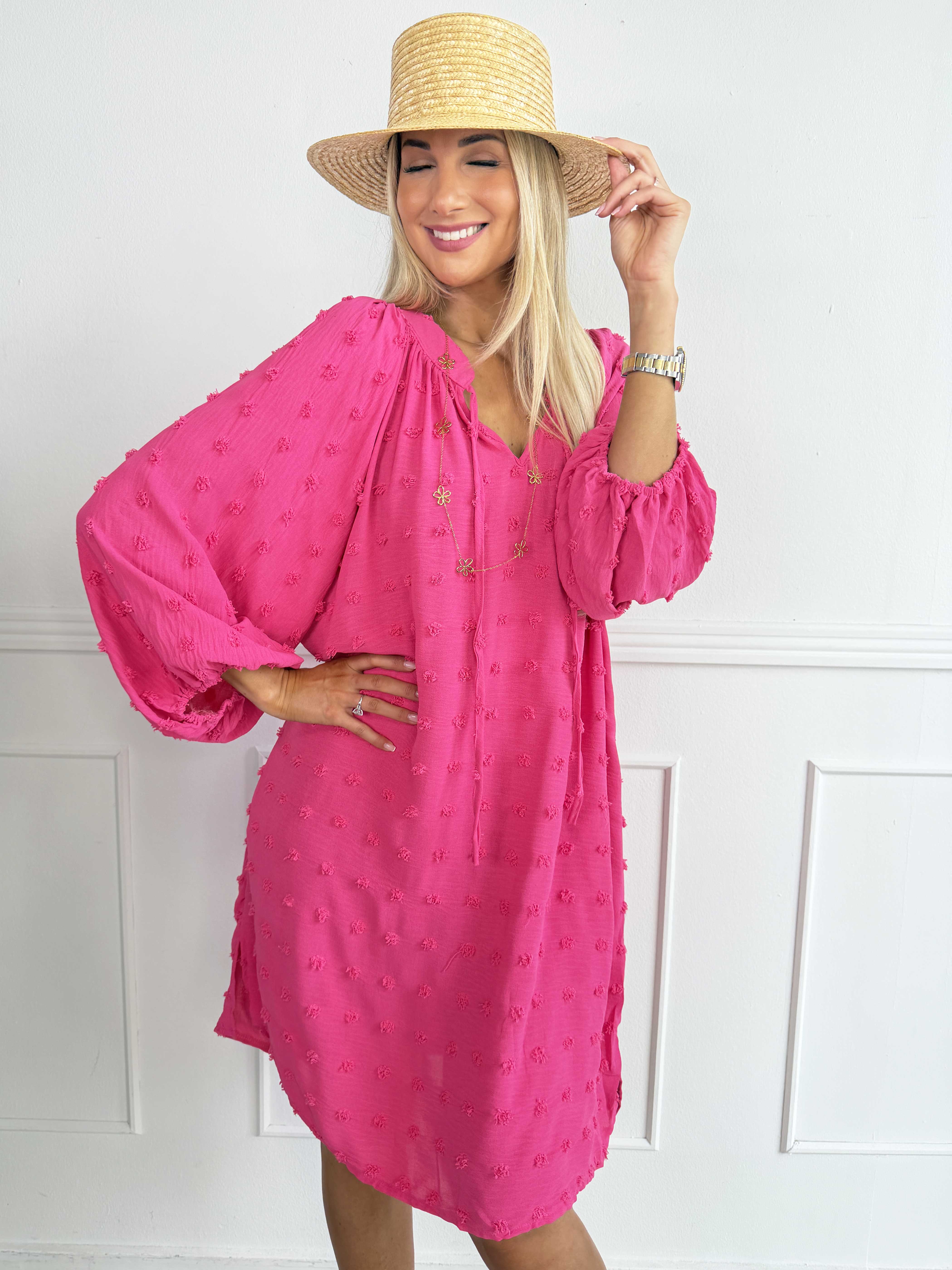 Amidala Romantic - Plus size klänning i viskos med vackra ballongärmar och prickiga detaljer