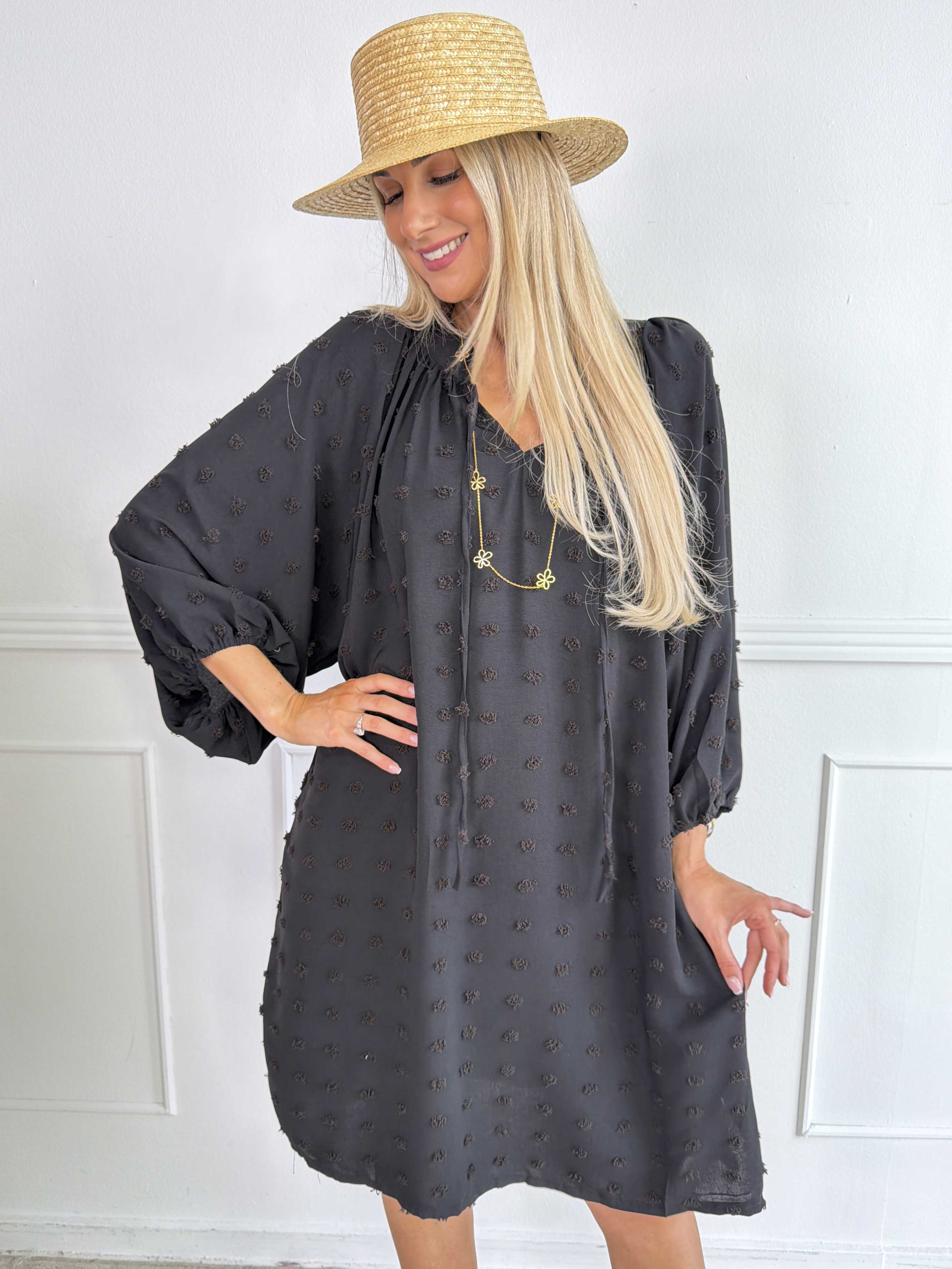 Amidala Romantic - Plus size klänning i viskos med vackra ballongärmar och prickiga detaljer
