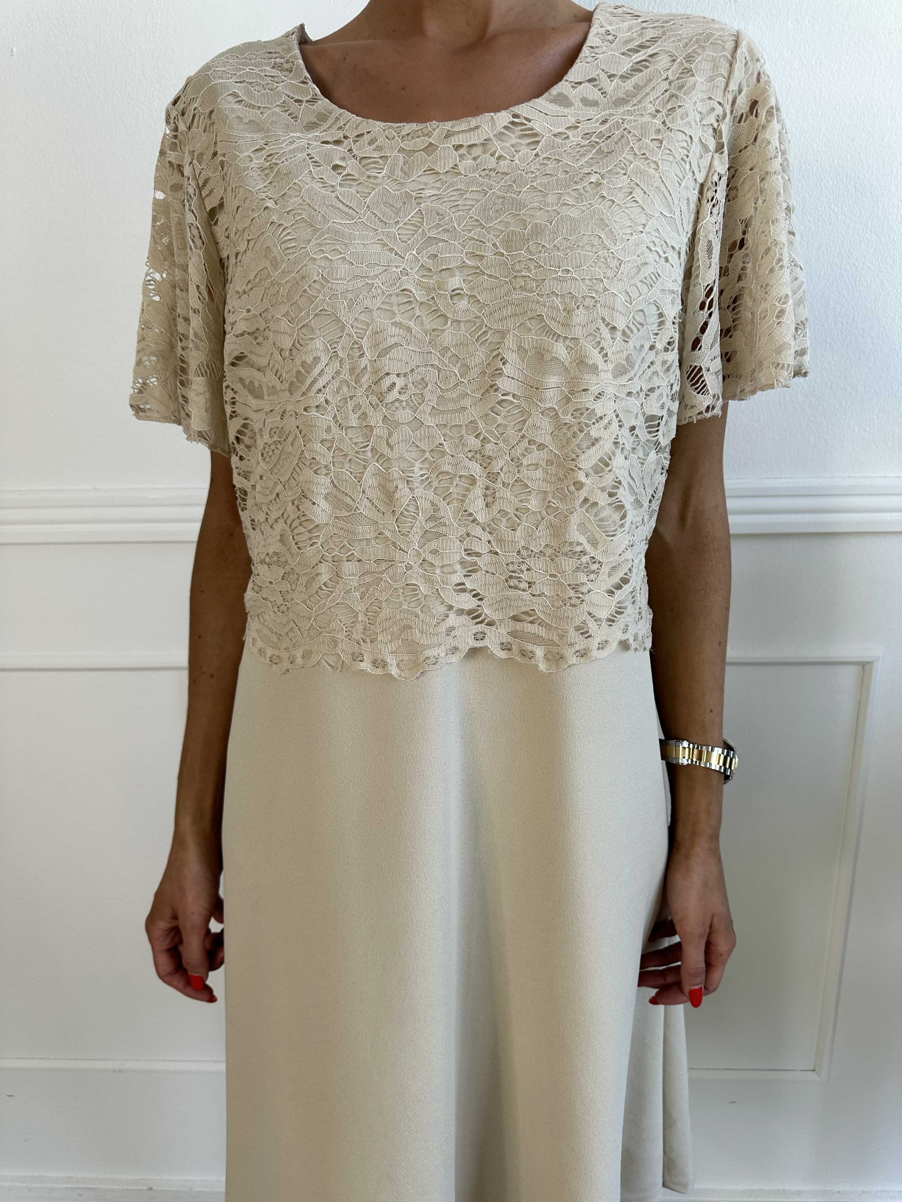 Aniki - Fin feminin klänning med spetsöverdel