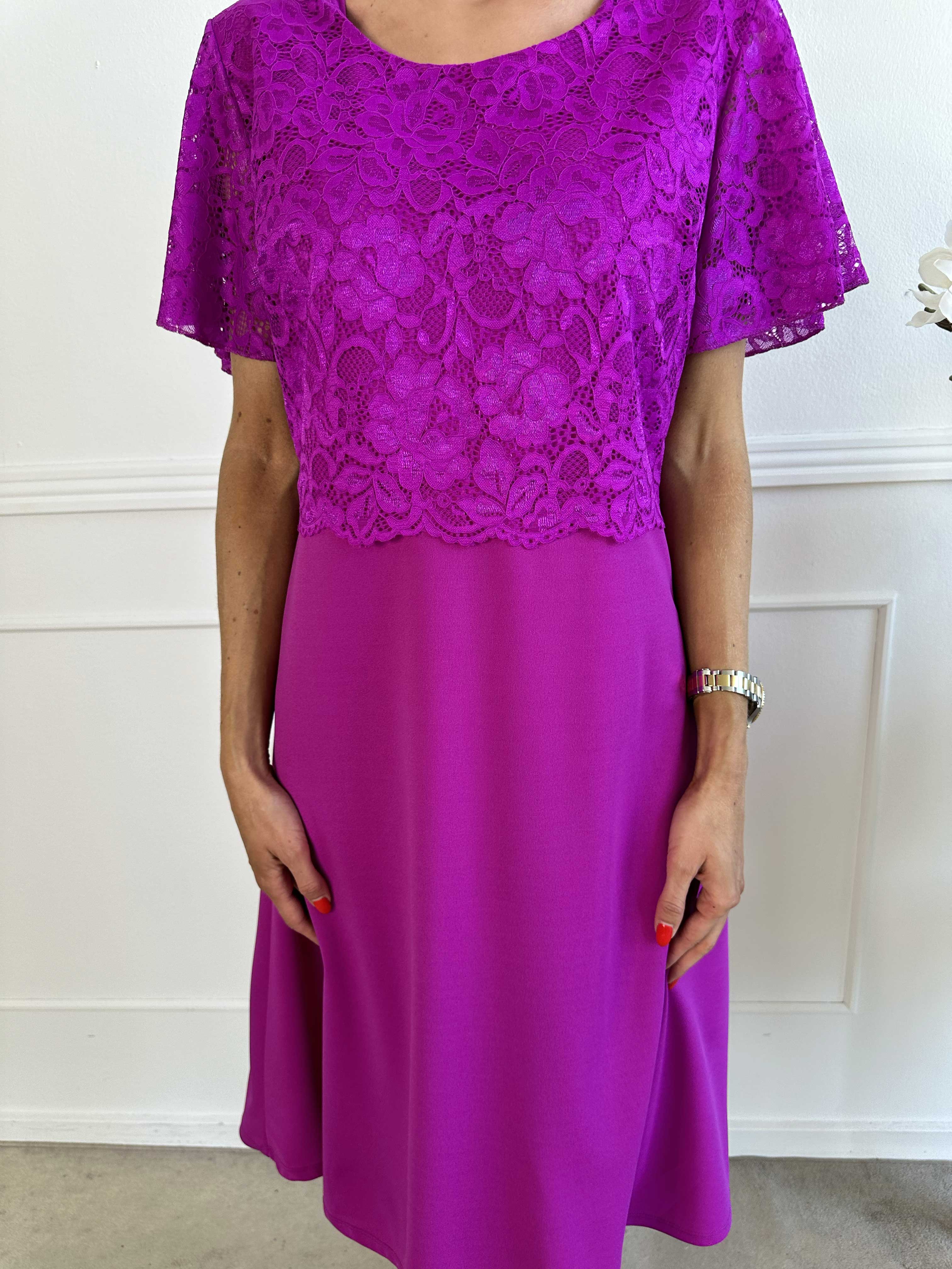 Aniki - Fin feminin klänning med spetsöverdel