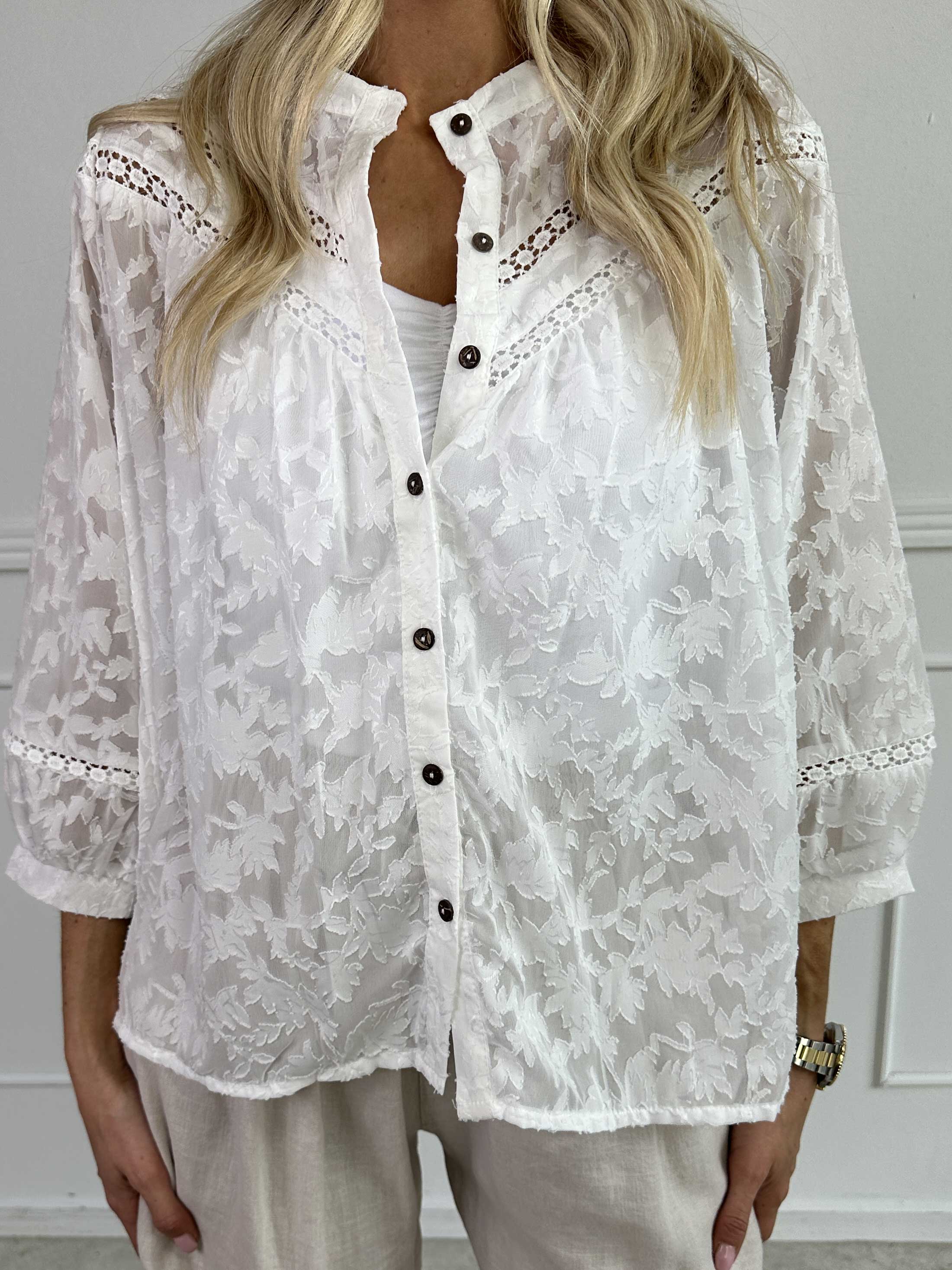 Brienne - Söt spetstunika med broderingar