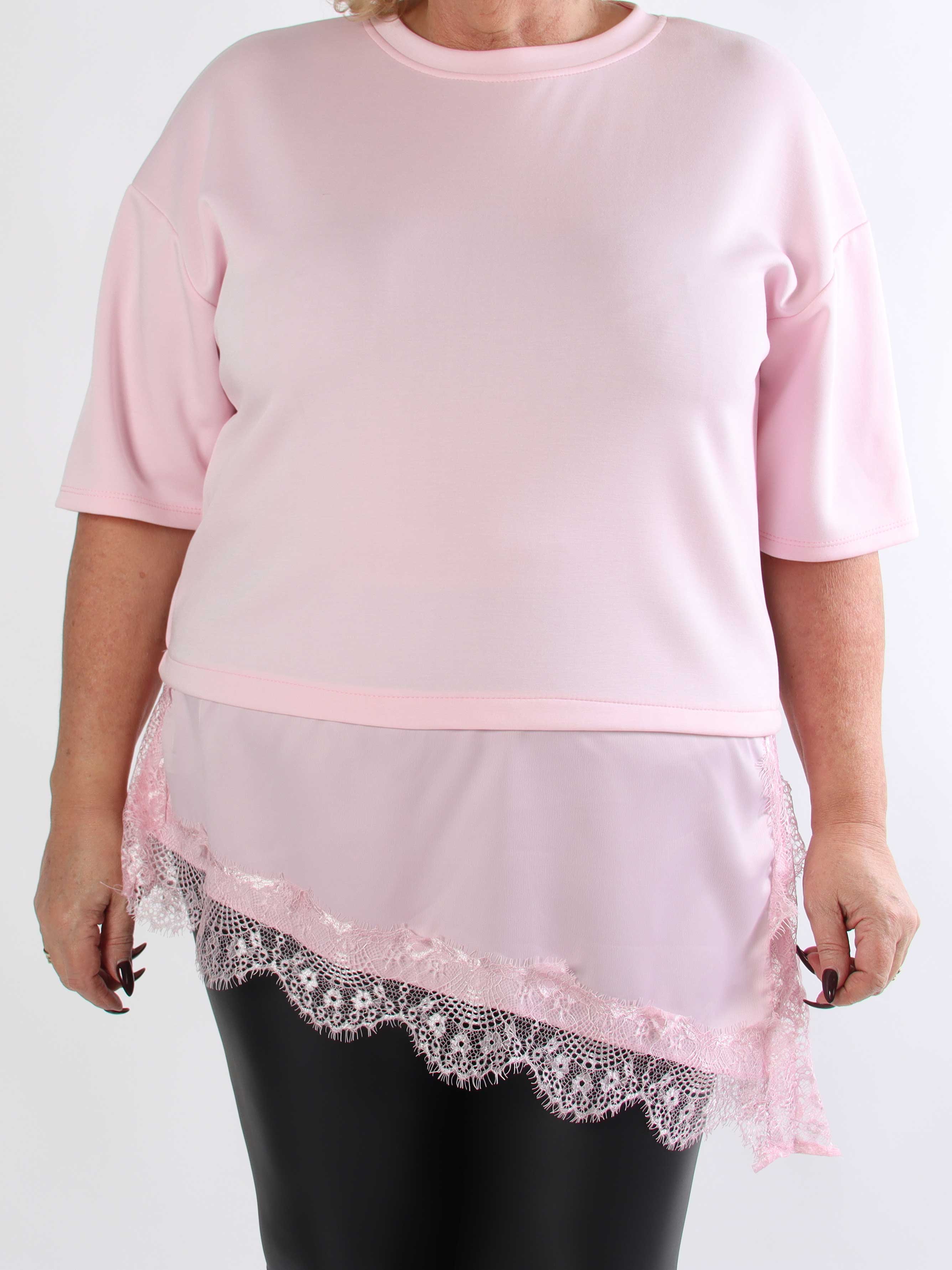 Camemi - Plus size t-shirt med indsyet top med blondekant forneden