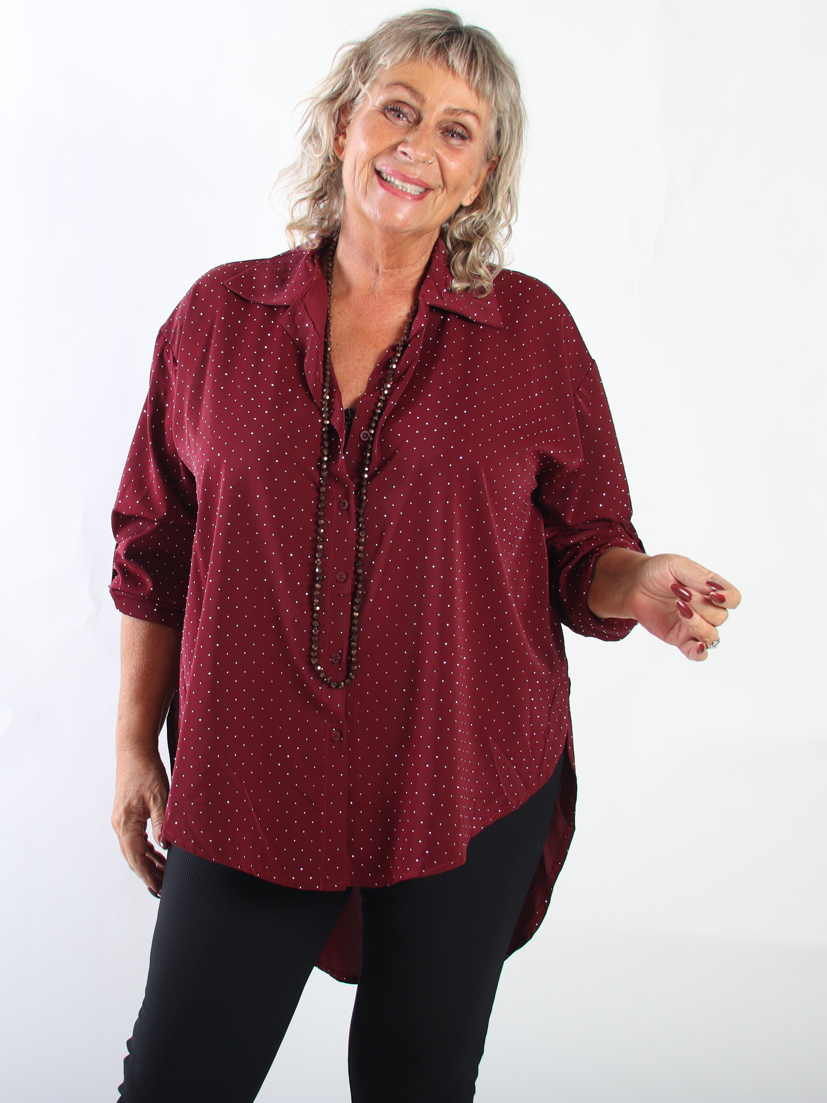 Celeste - Elegant skjorta i plus size i viskos med strass som ger en exklusiv touch