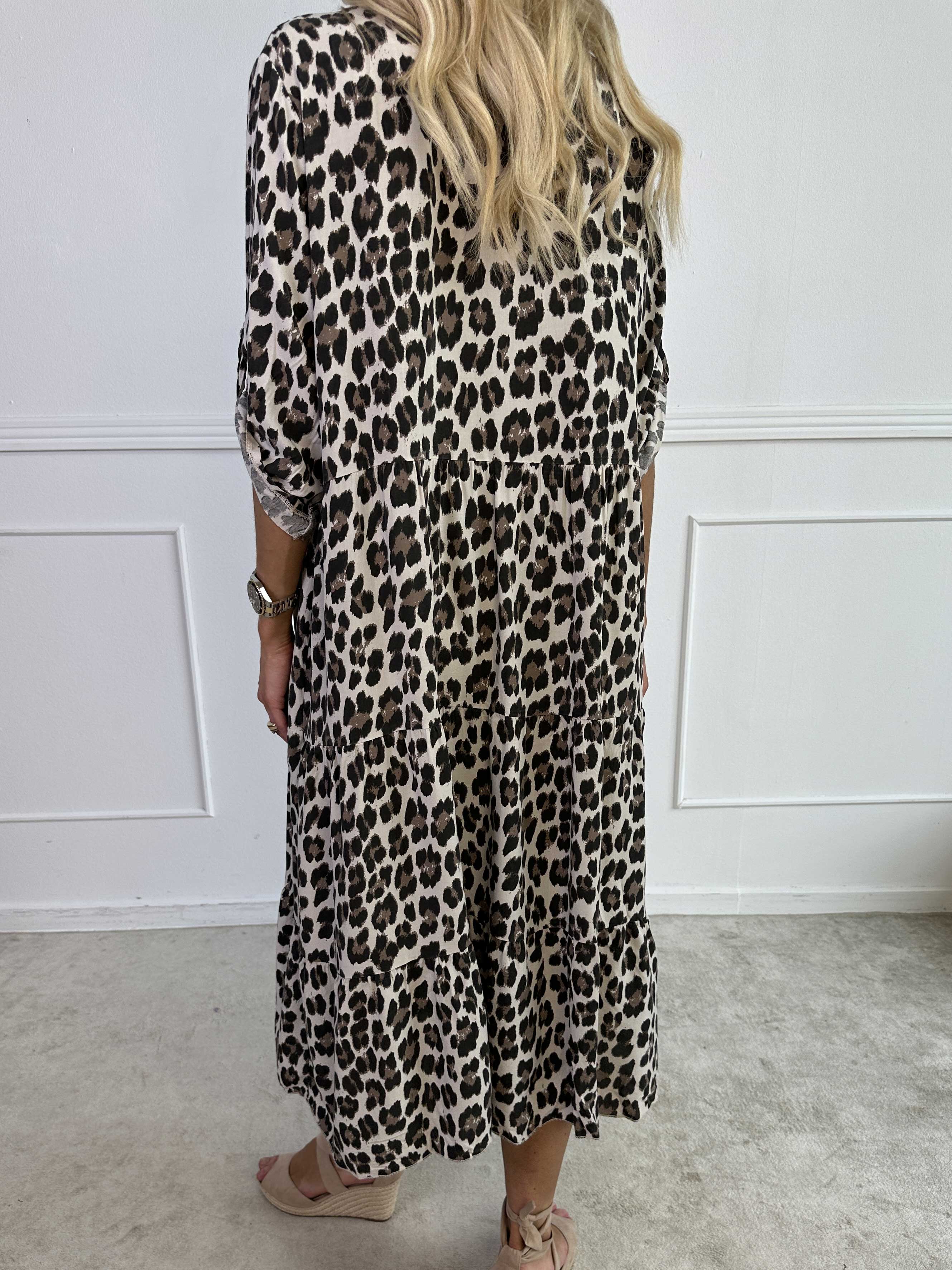 Dotti Leo - Viskosklänning med leopardmönster och lager-på-lager-look