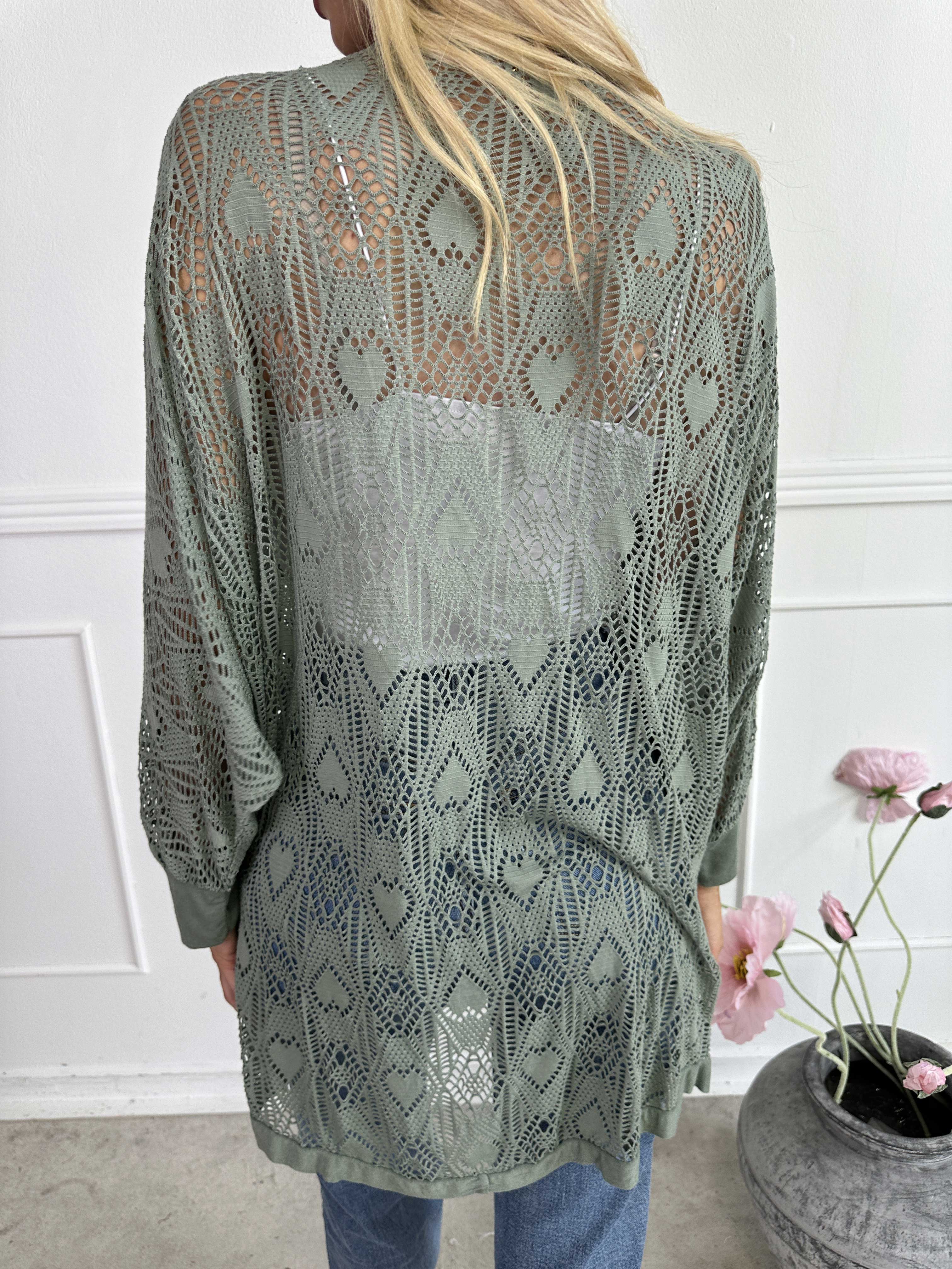 Elly Long - Lätt kofta i viskos med hålmönster