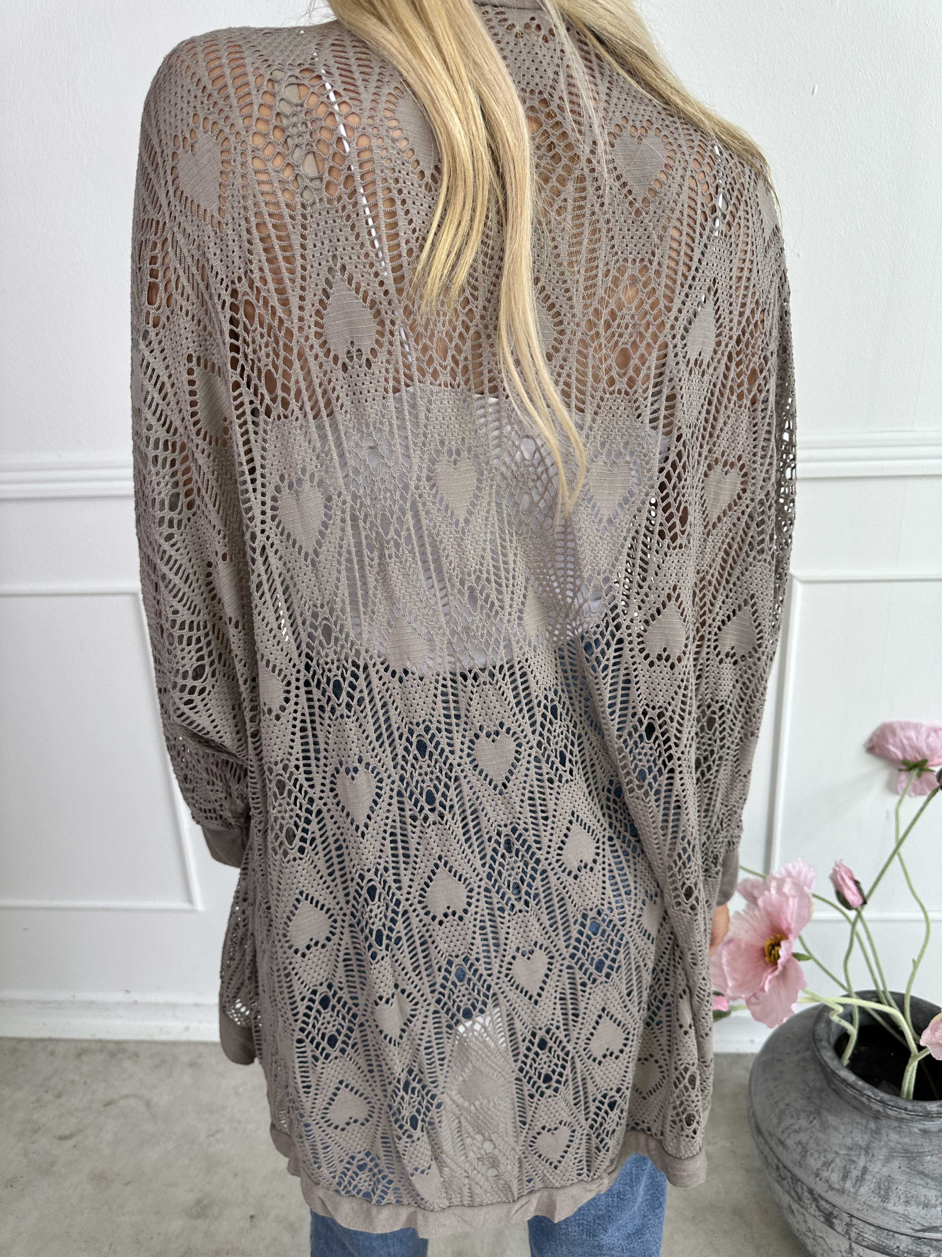 Elly Long - Lätt kofta i viskos med hålmönster