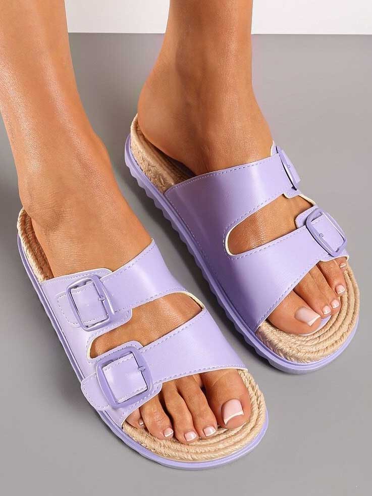 Tia - Sandaler med spännen och flätad sula