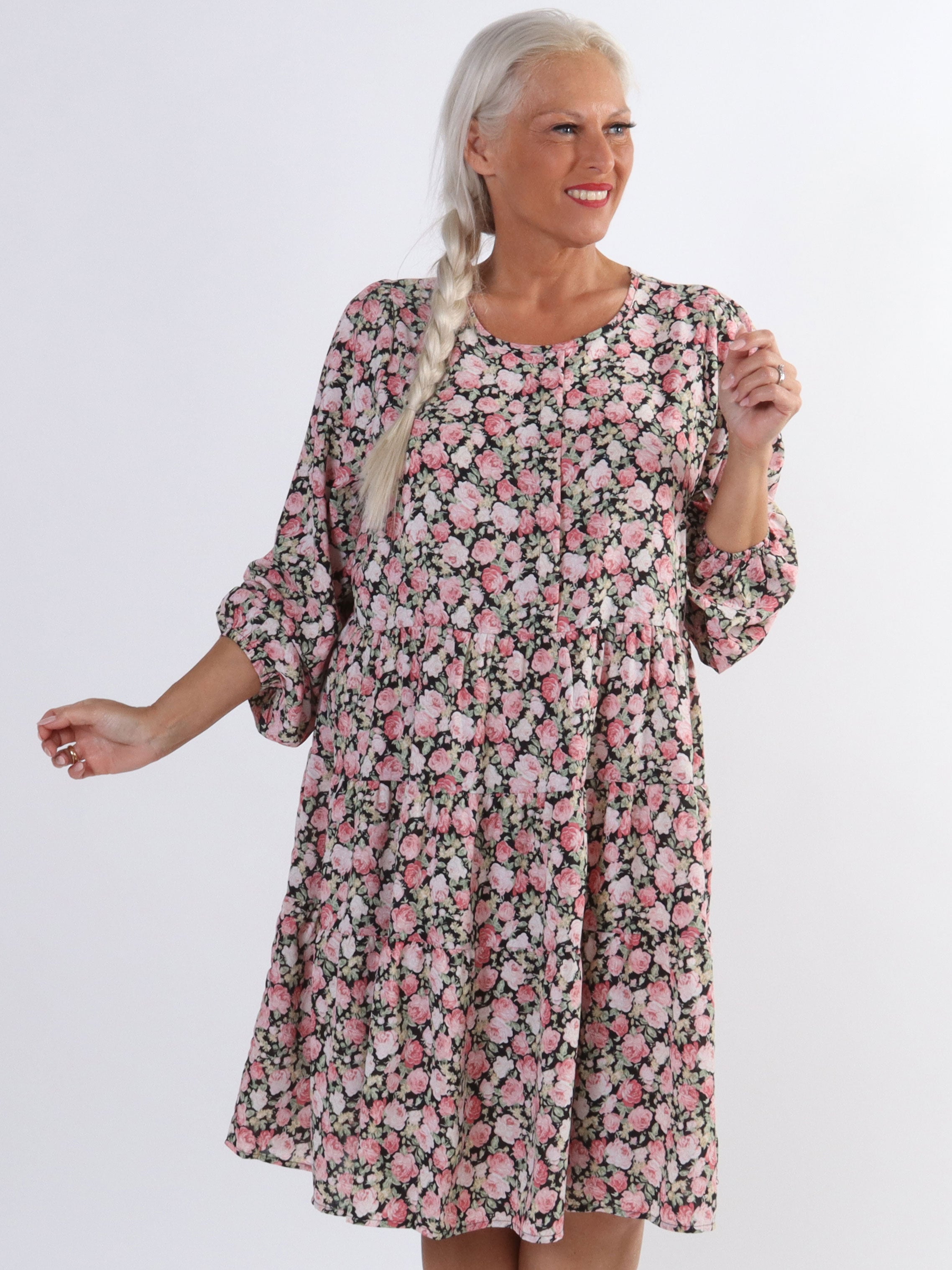 Hannah - Söt blommig klänning med lager på lager look