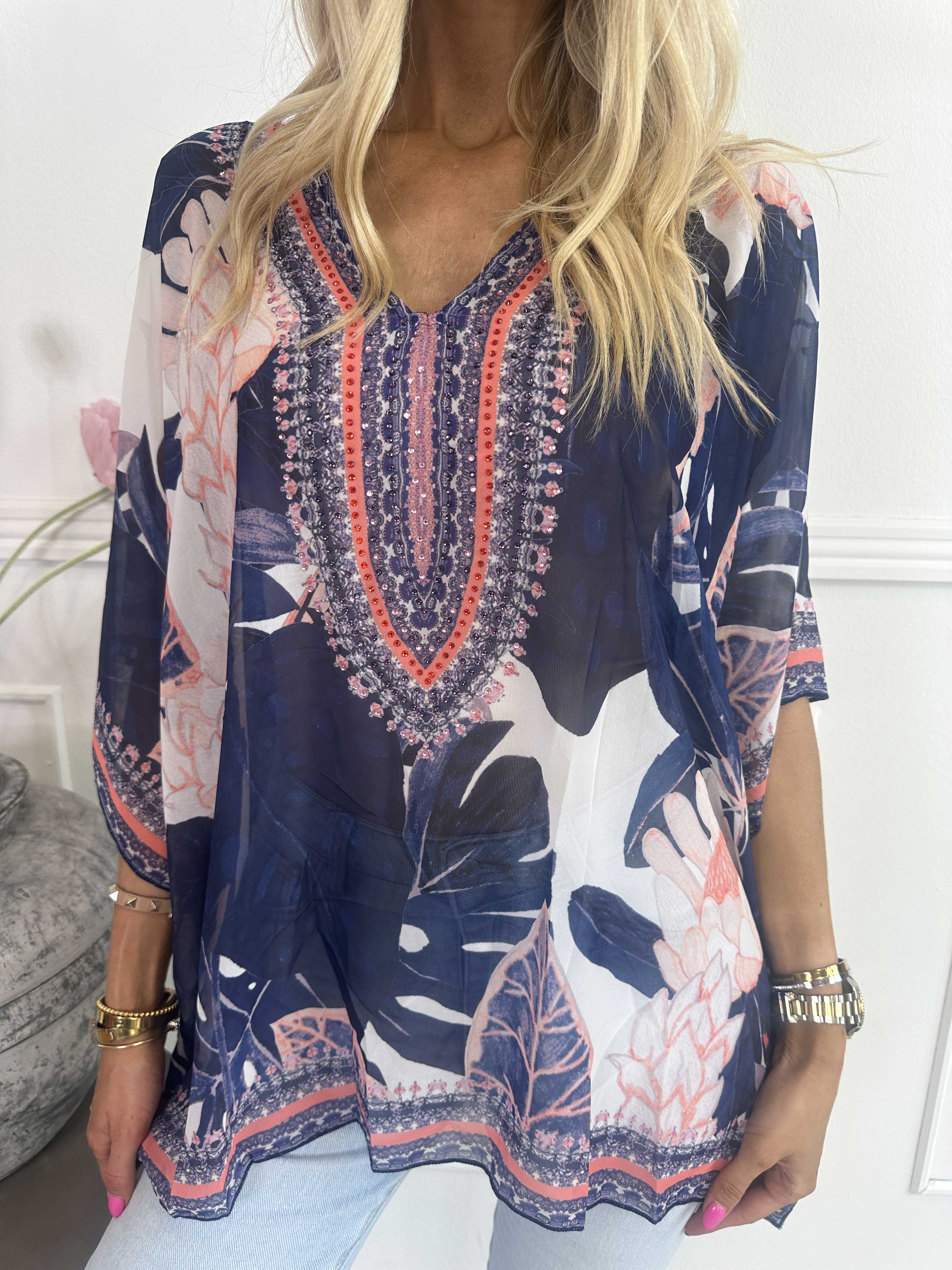 Harmonia - Mønstret tunika i chiffon med similisten