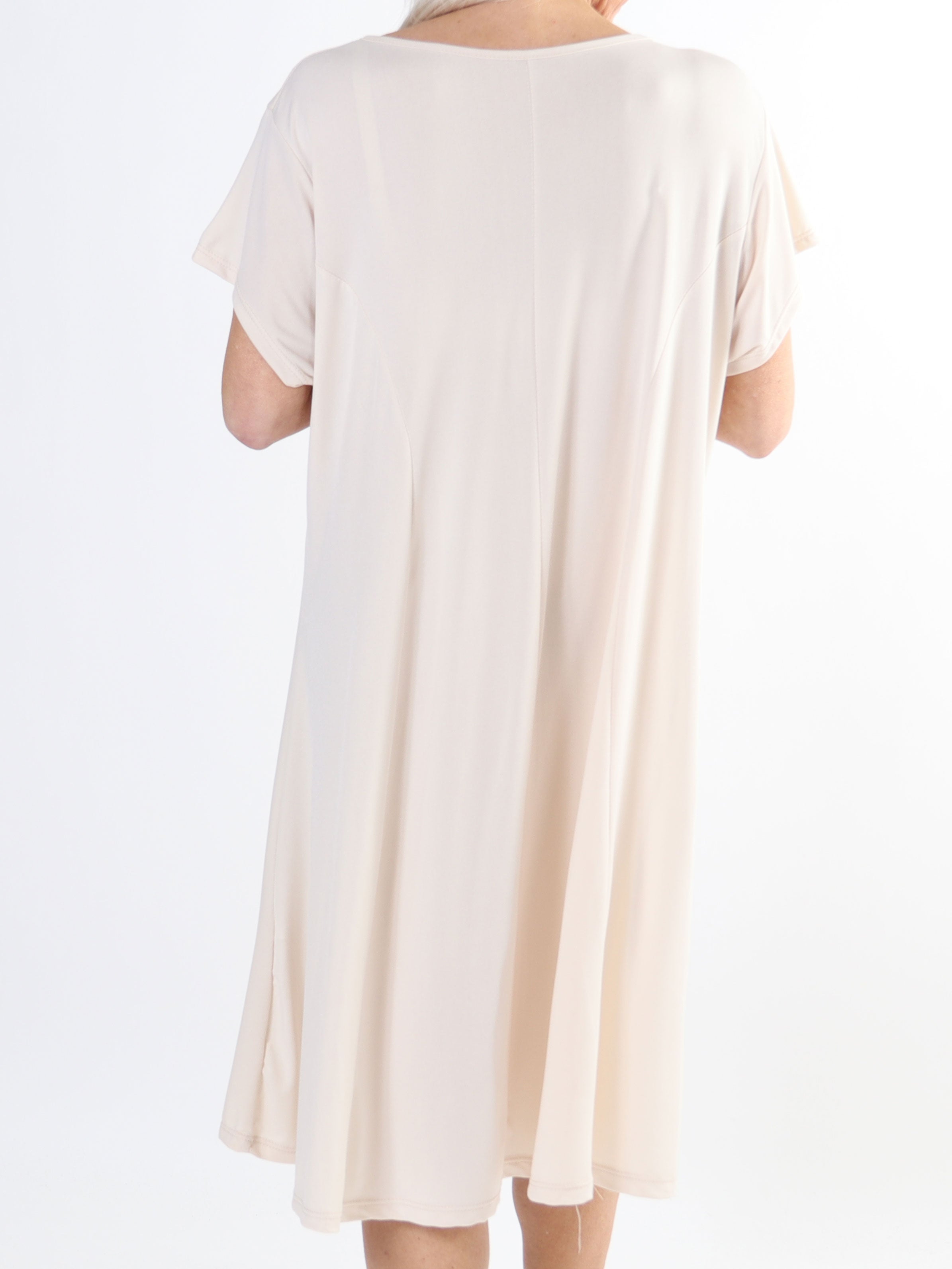 Janina - Slät plus size-klänning i mjukt stretchmaterial